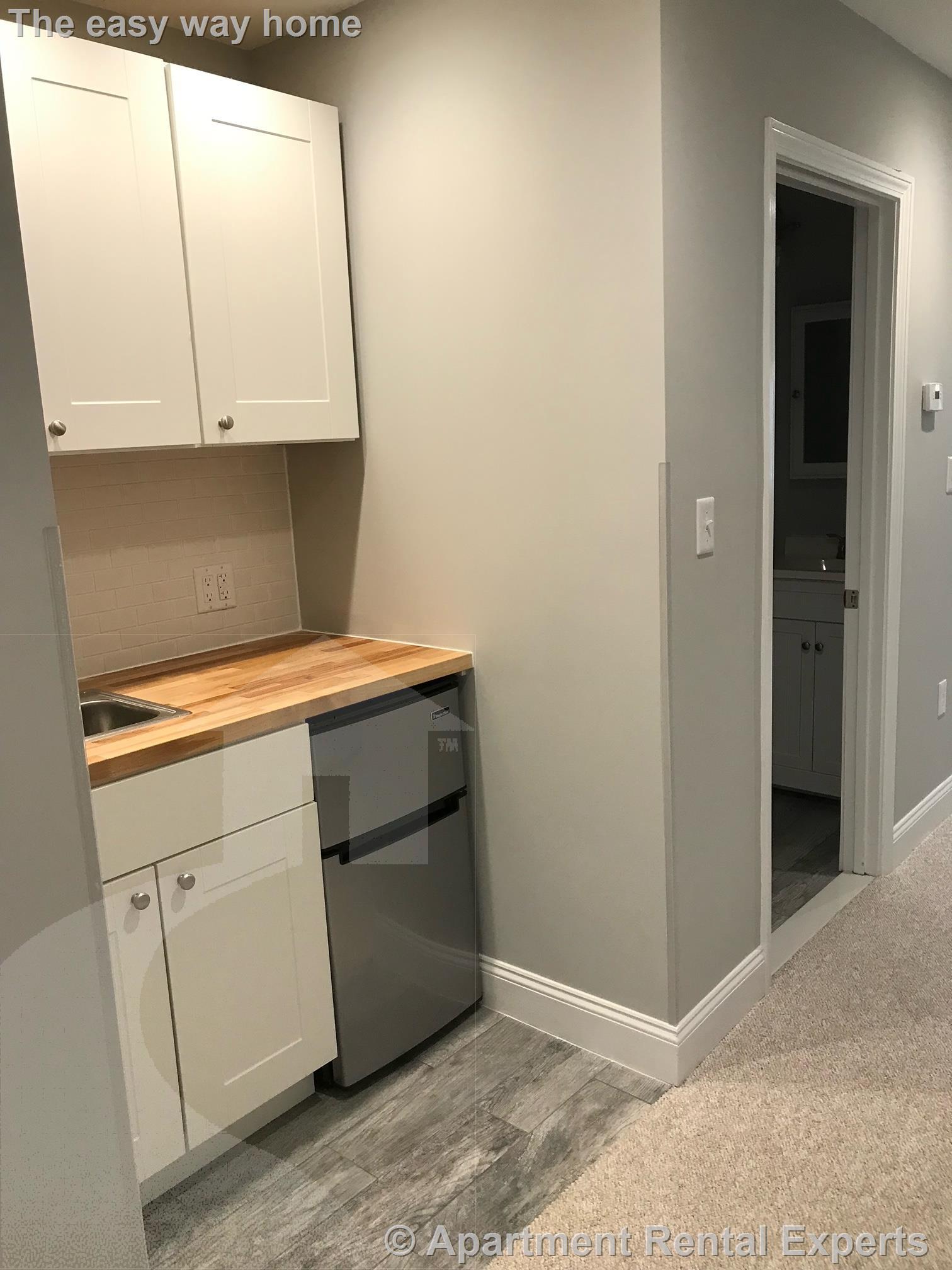 8 Bradford Ave, Tufts