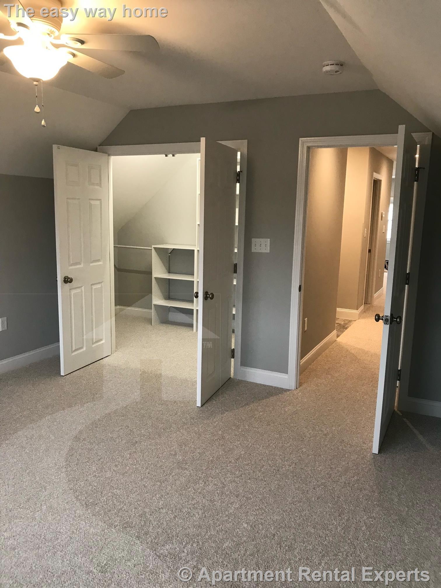 8 Bradford Ave, Tufts