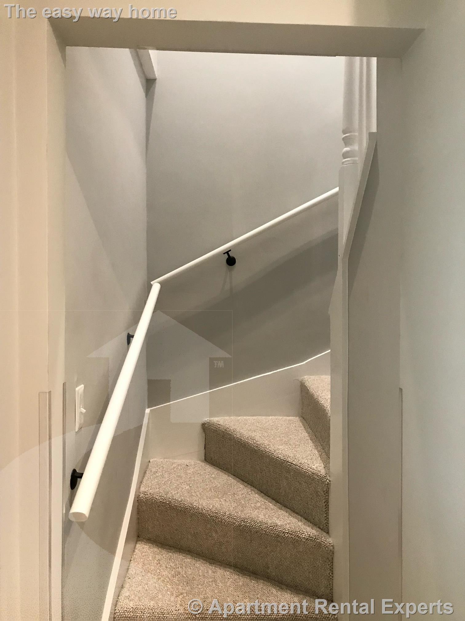 8 Bradford Ave, Tufts