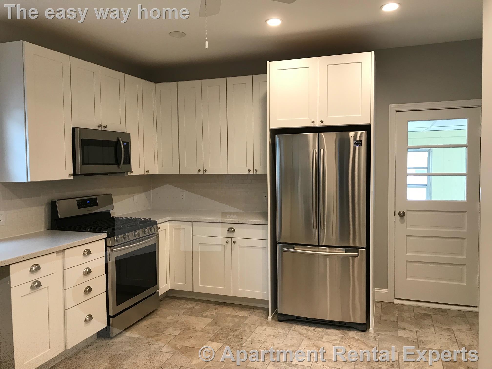 8 Bradford Ave, Tufts