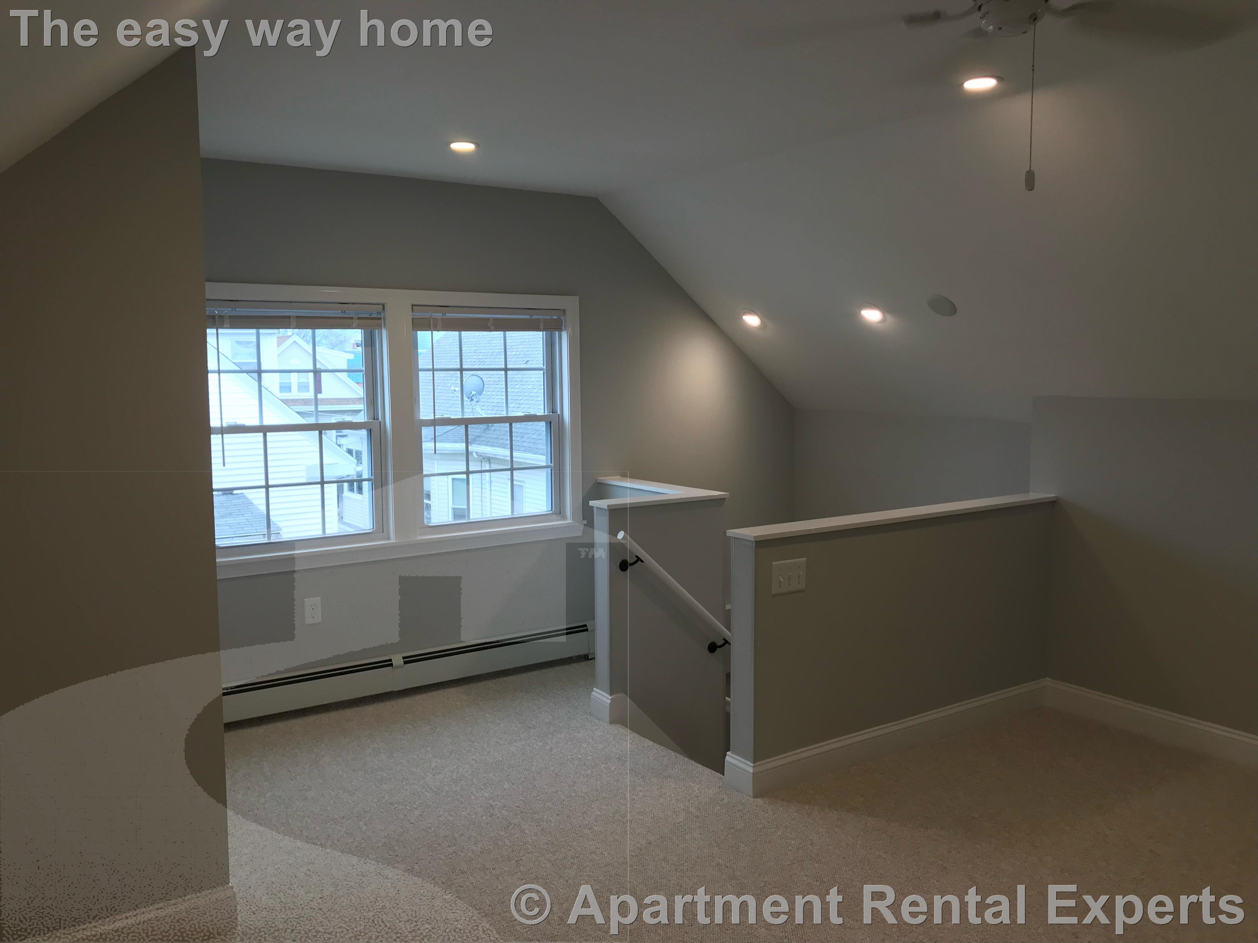 8 Bradford Ave, Tufts