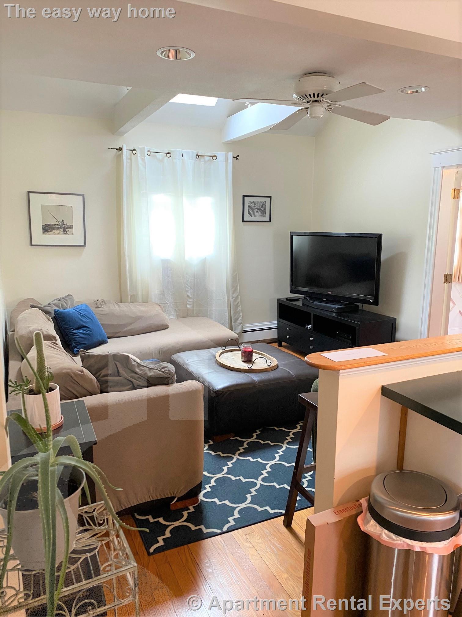 18 Woburn St, West Medford