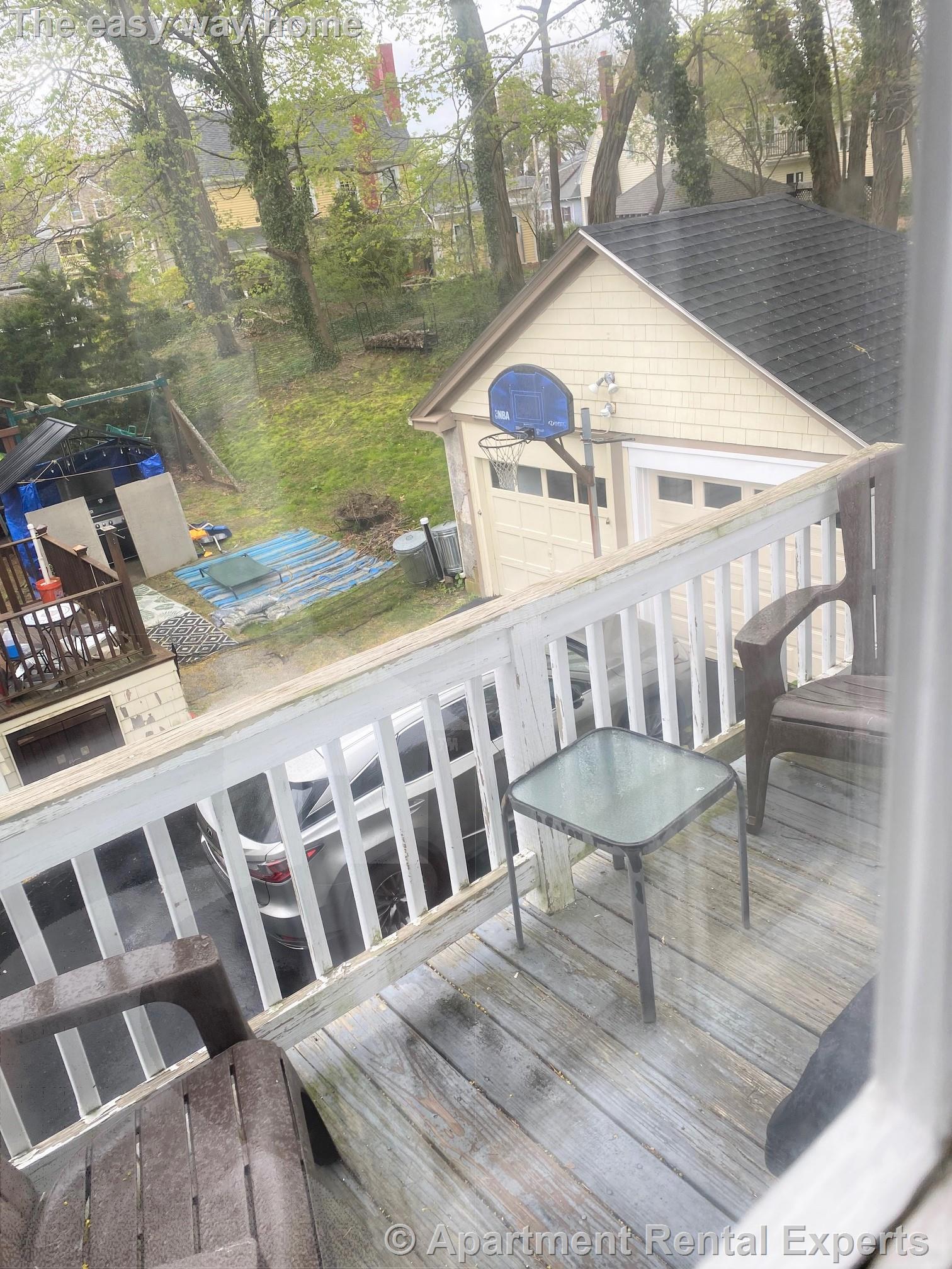 18 Woburn St, West Medford