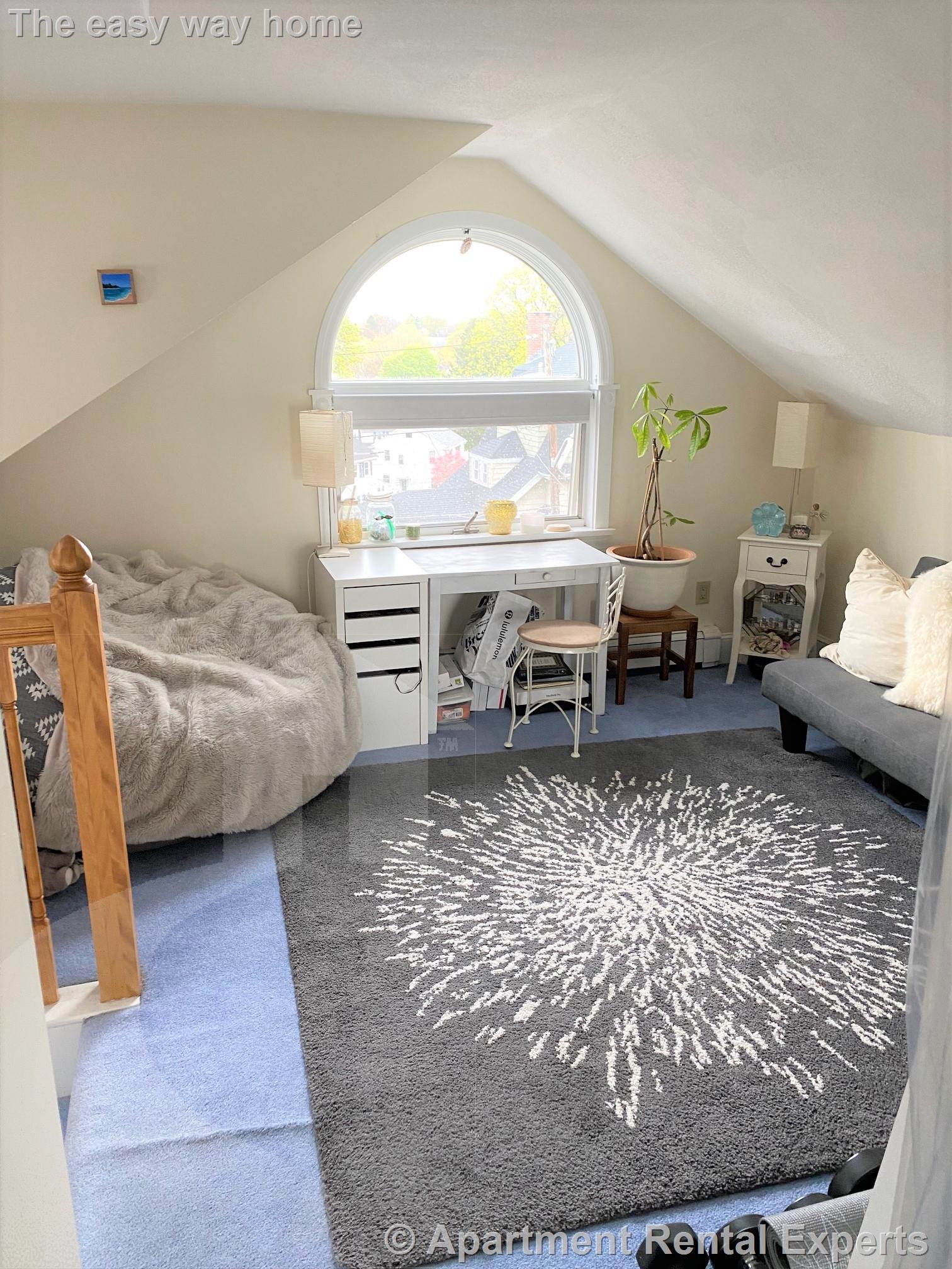 18 Woburn St, West Medford