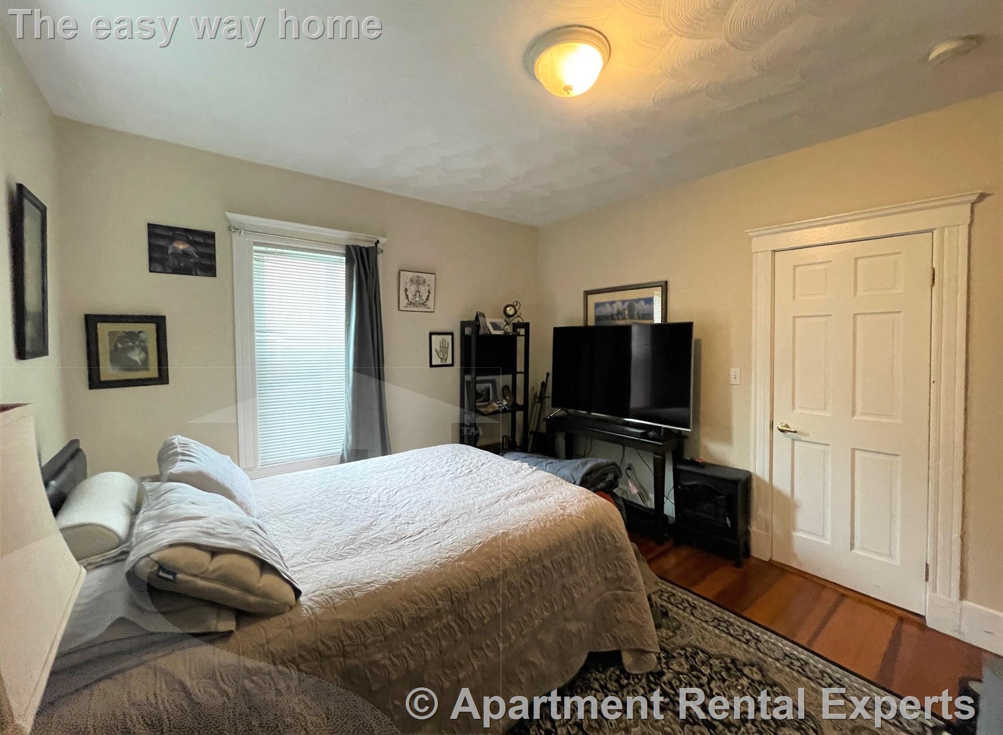 20 Moore St, Davis Square