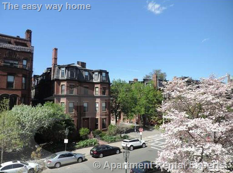 370 Marlborough St, Back Bay