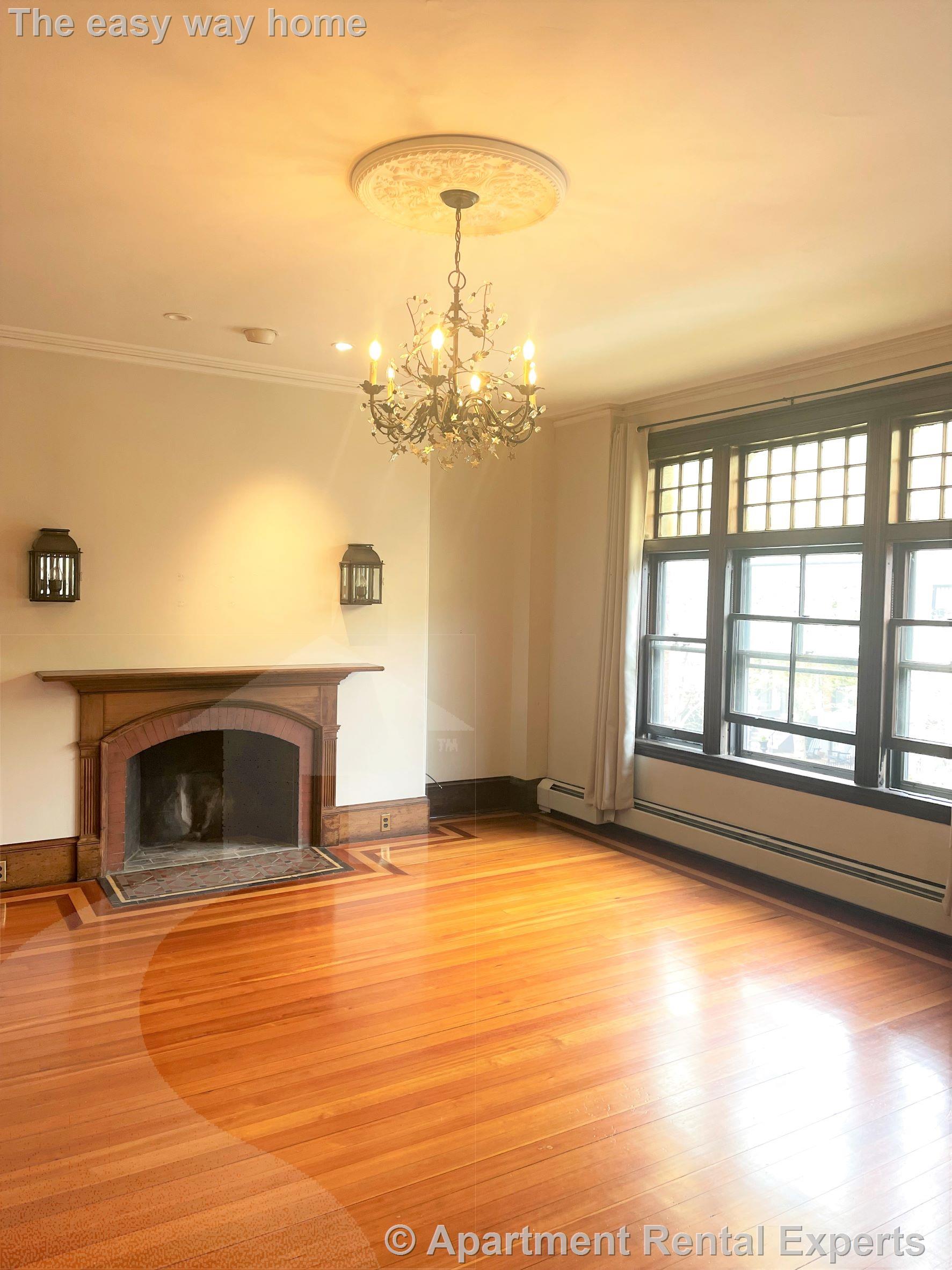 370 Marlborough St, Back Bay