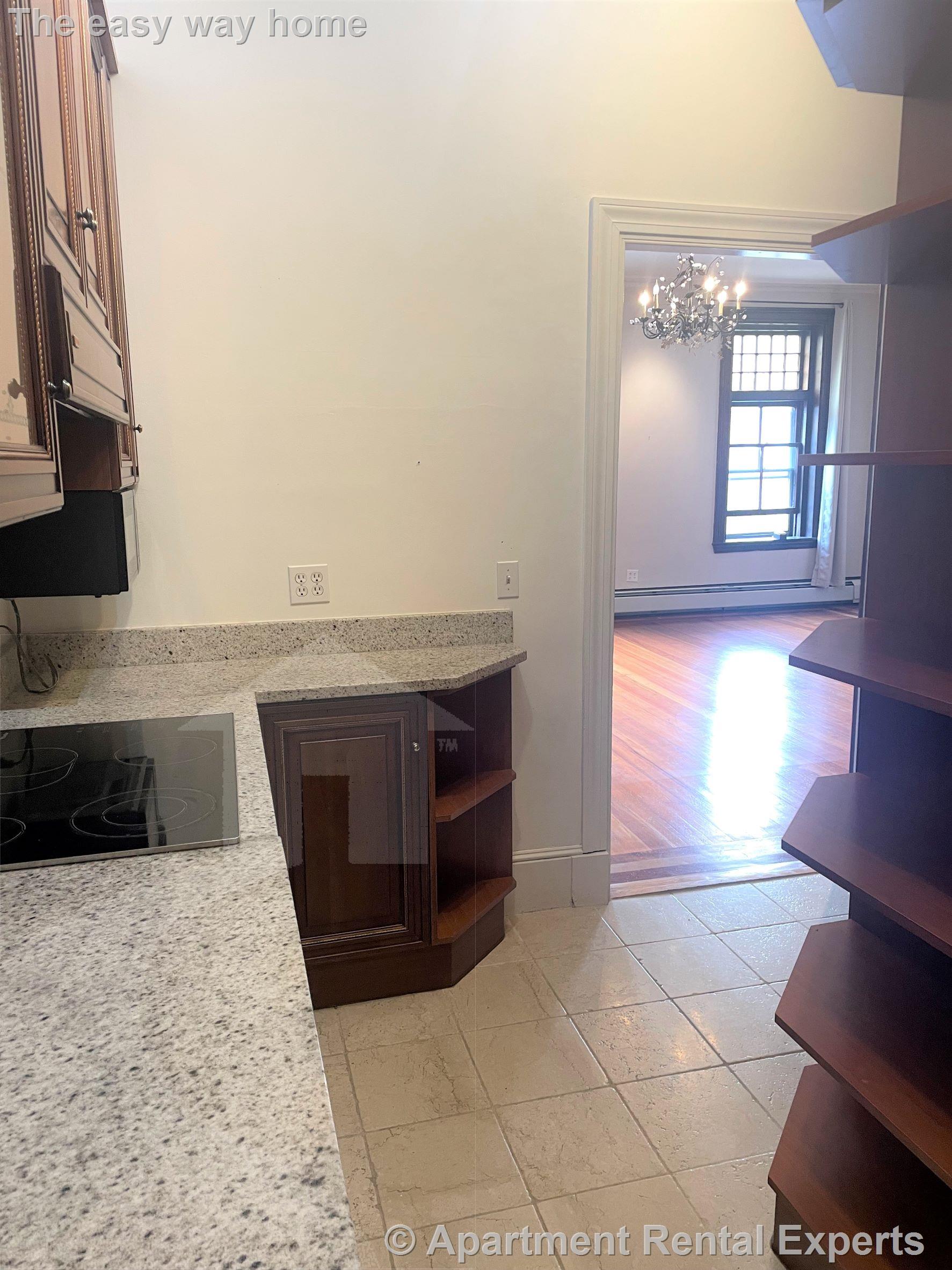 370 Marlborough St, Back Bay