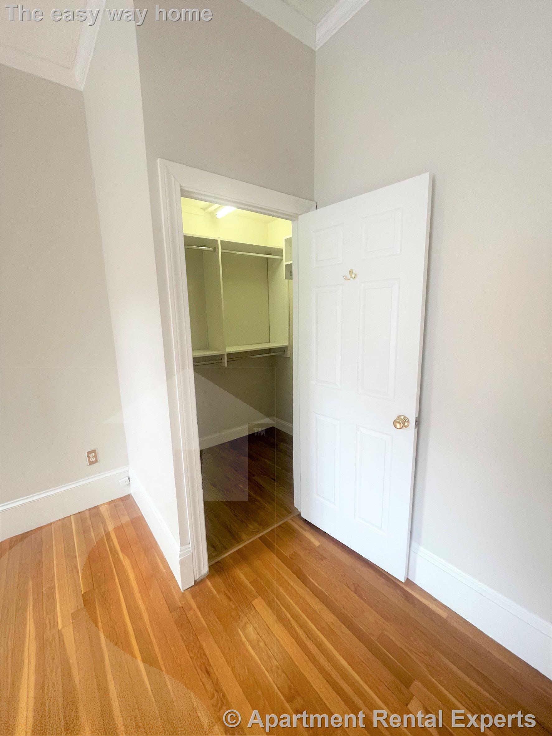 370 Marlborough St, Back Bay