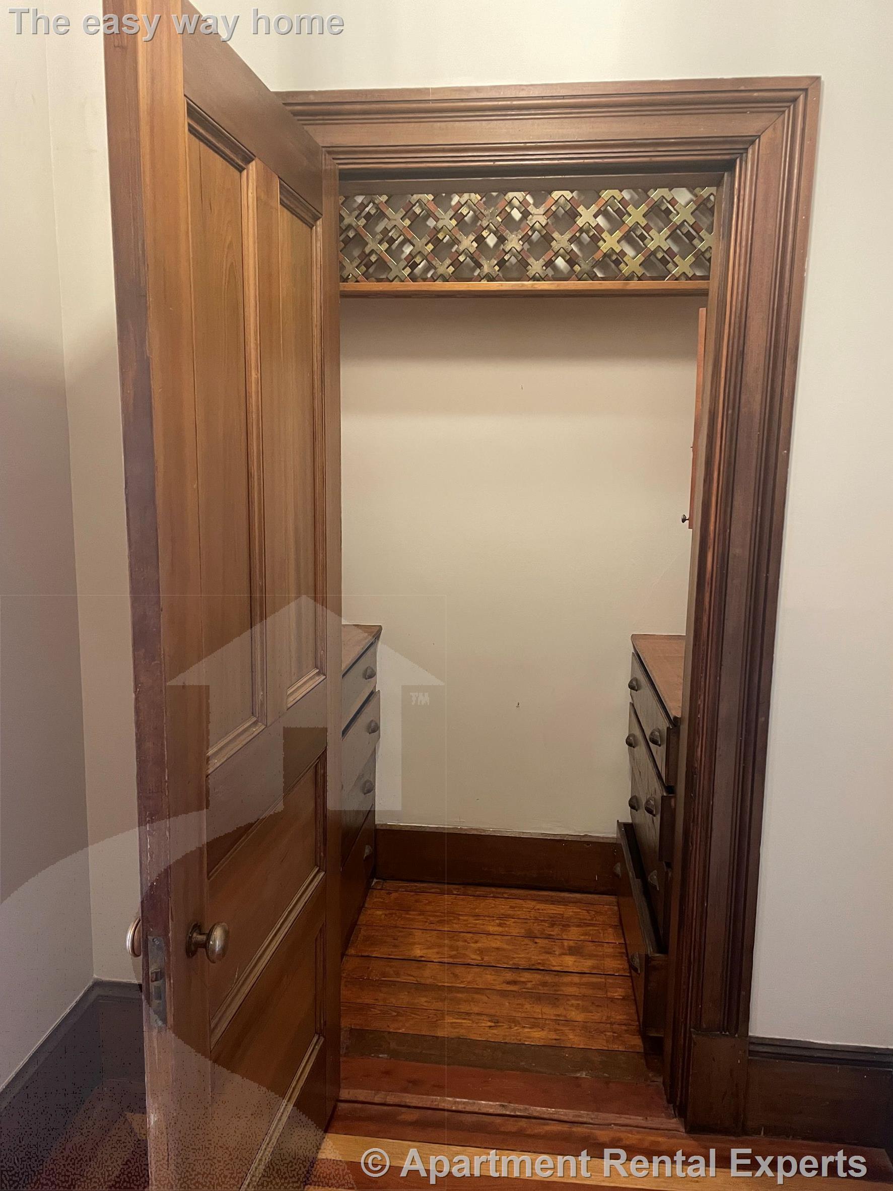 370 Marlborough St, Back Bay