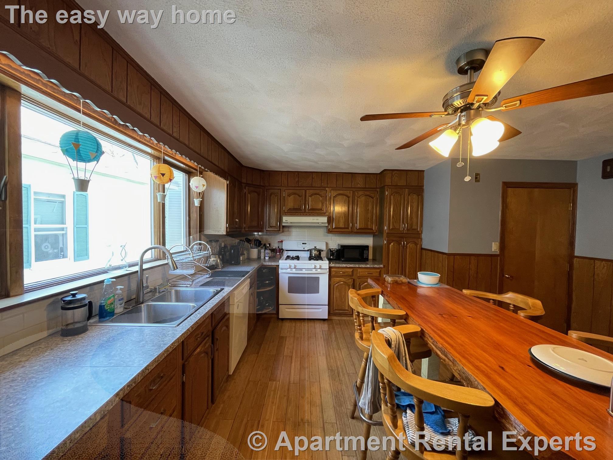 98 Holland St, Davis Square