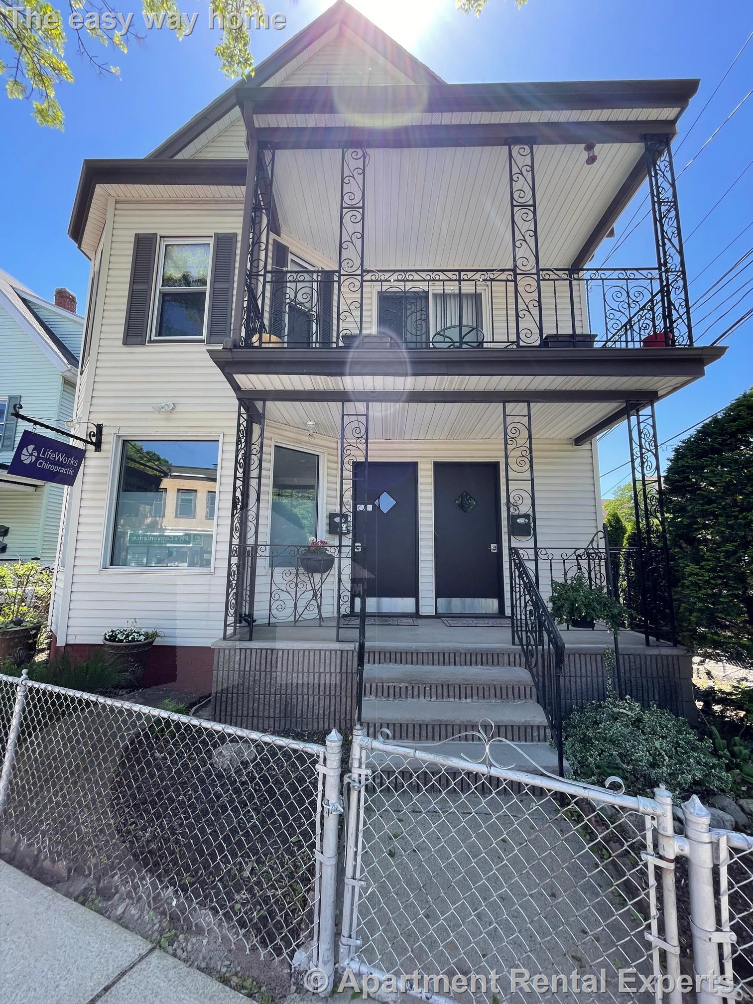 98 Holland St, Davis Square