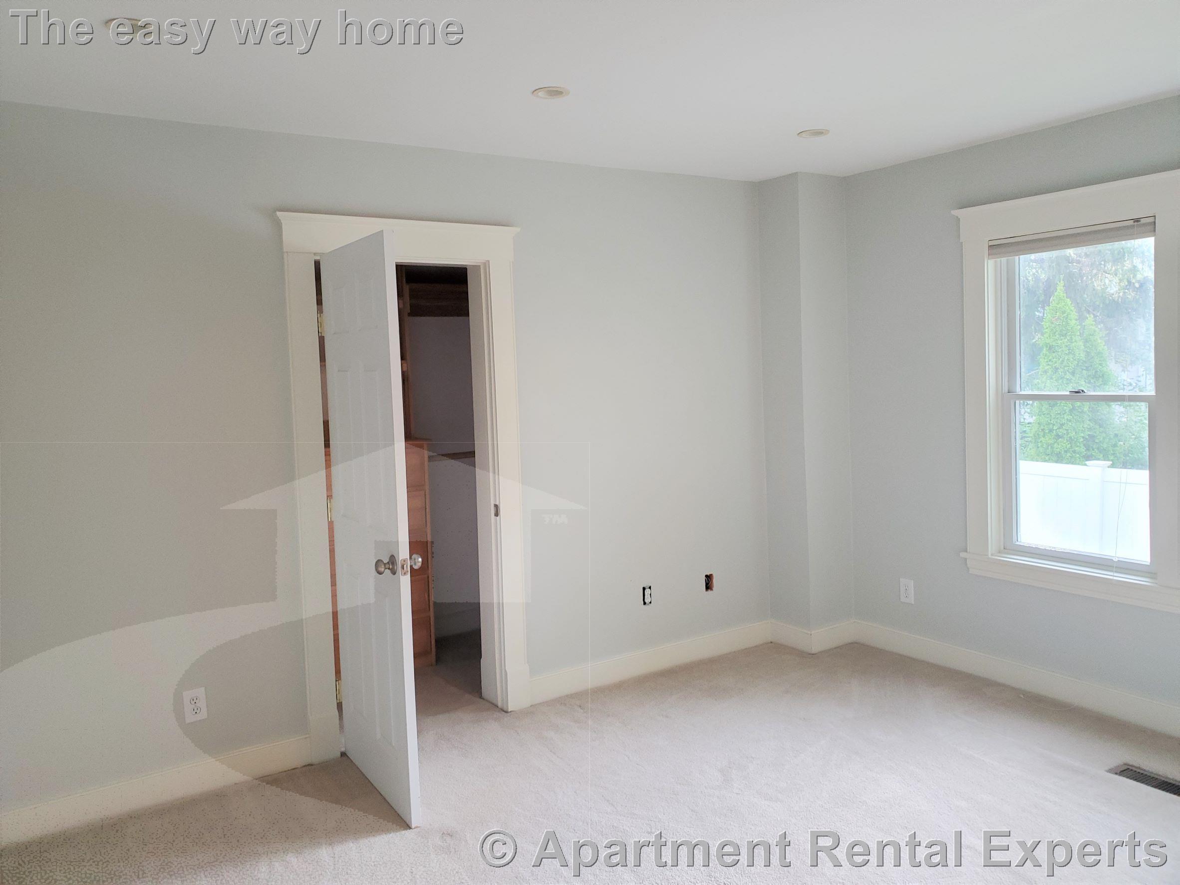 25 Burget Ave, Tufts