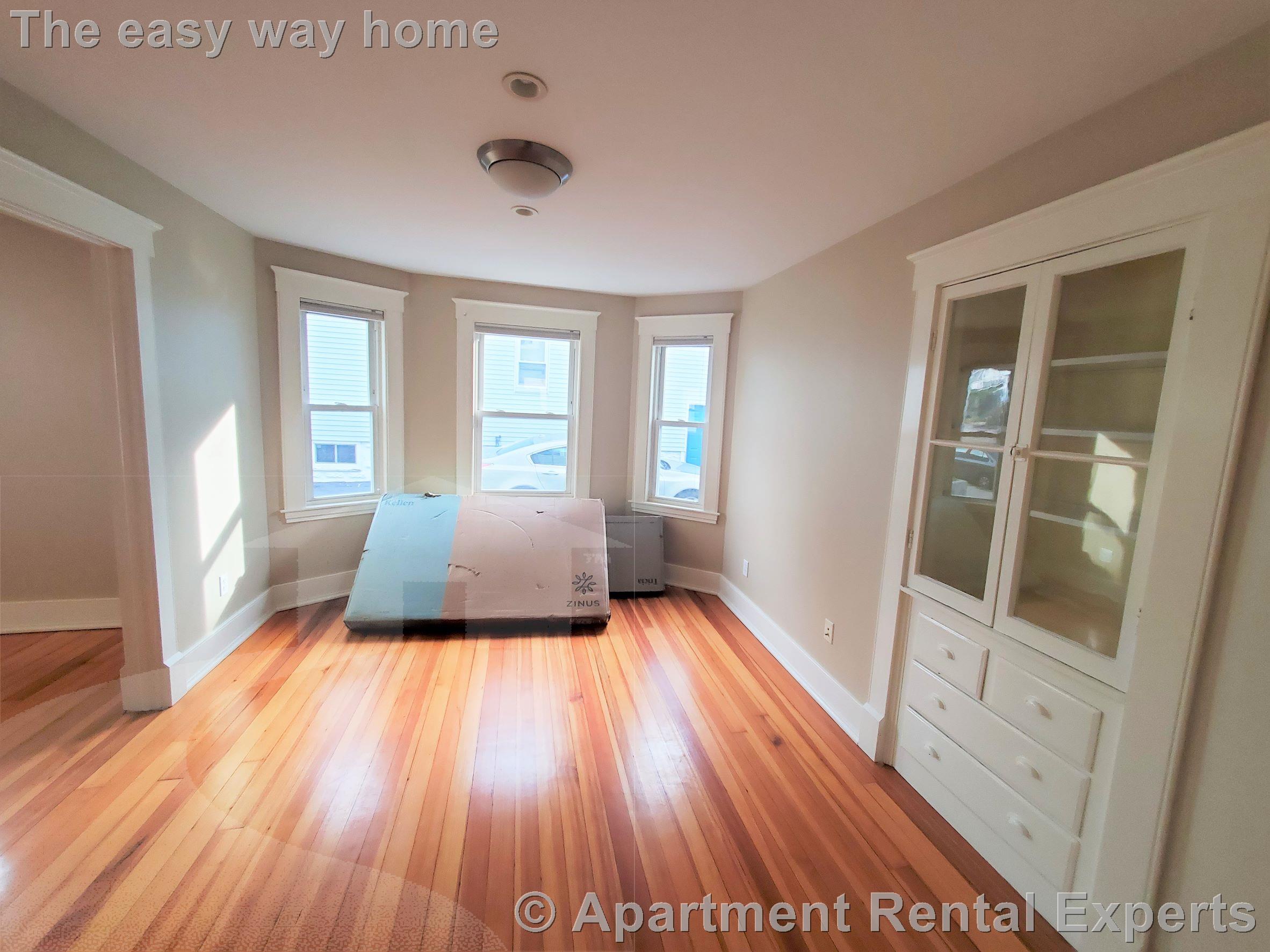 25 Burget Ave, Tufts