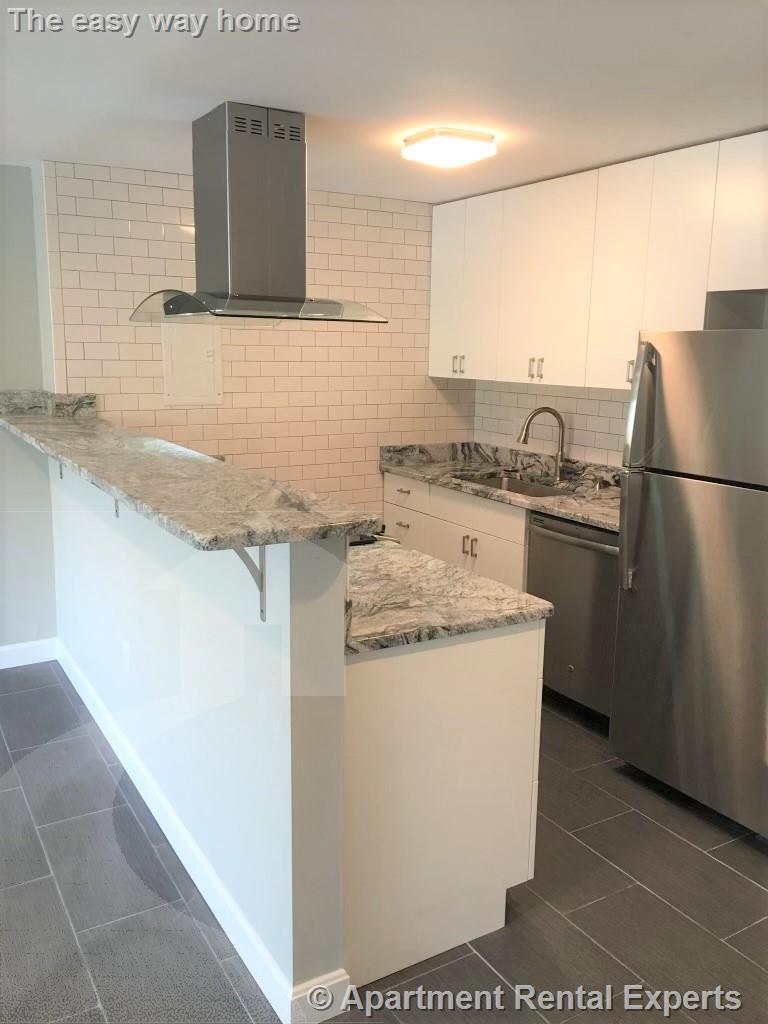 1105 Massachusetts Ave, Harvard Square
