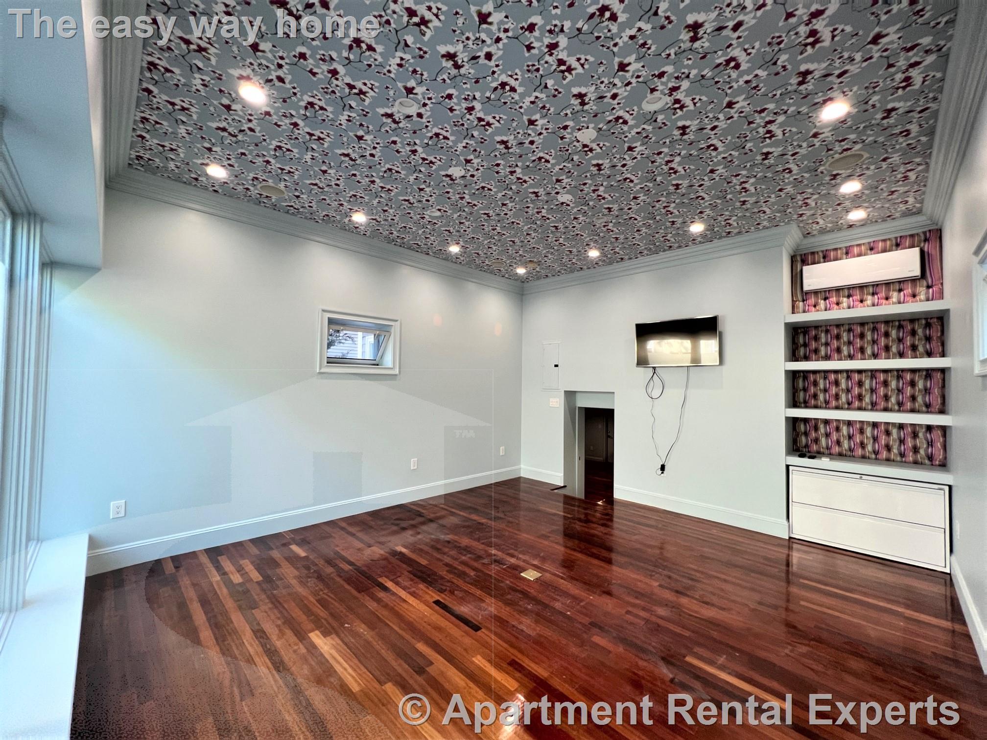 121 Columbia St, Central Square