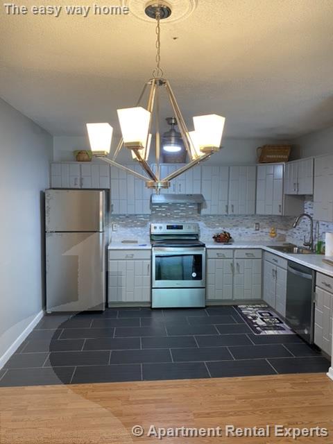 27 Alpine St, Malden Center