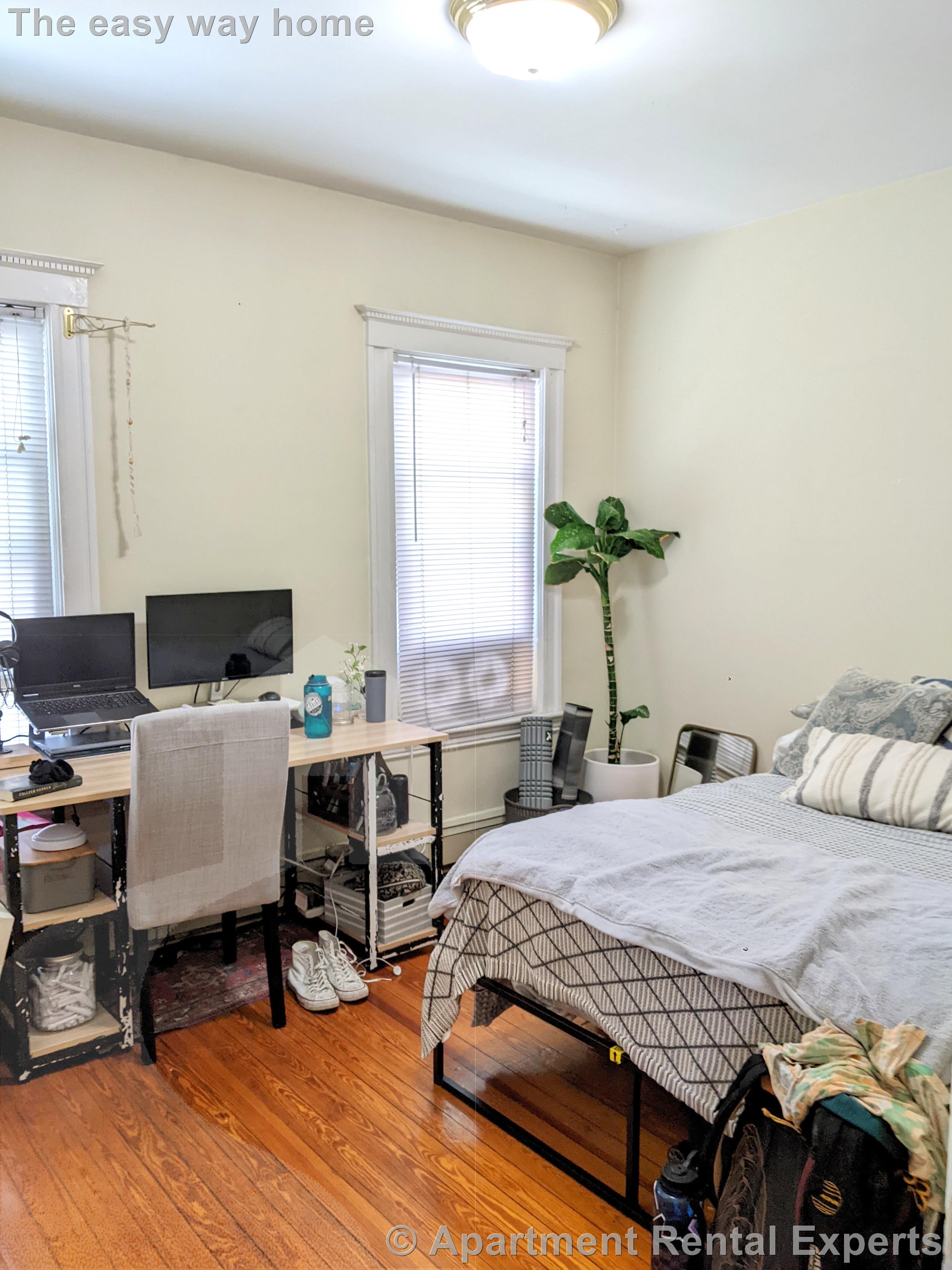 41 Bay State Ave, Davis Square