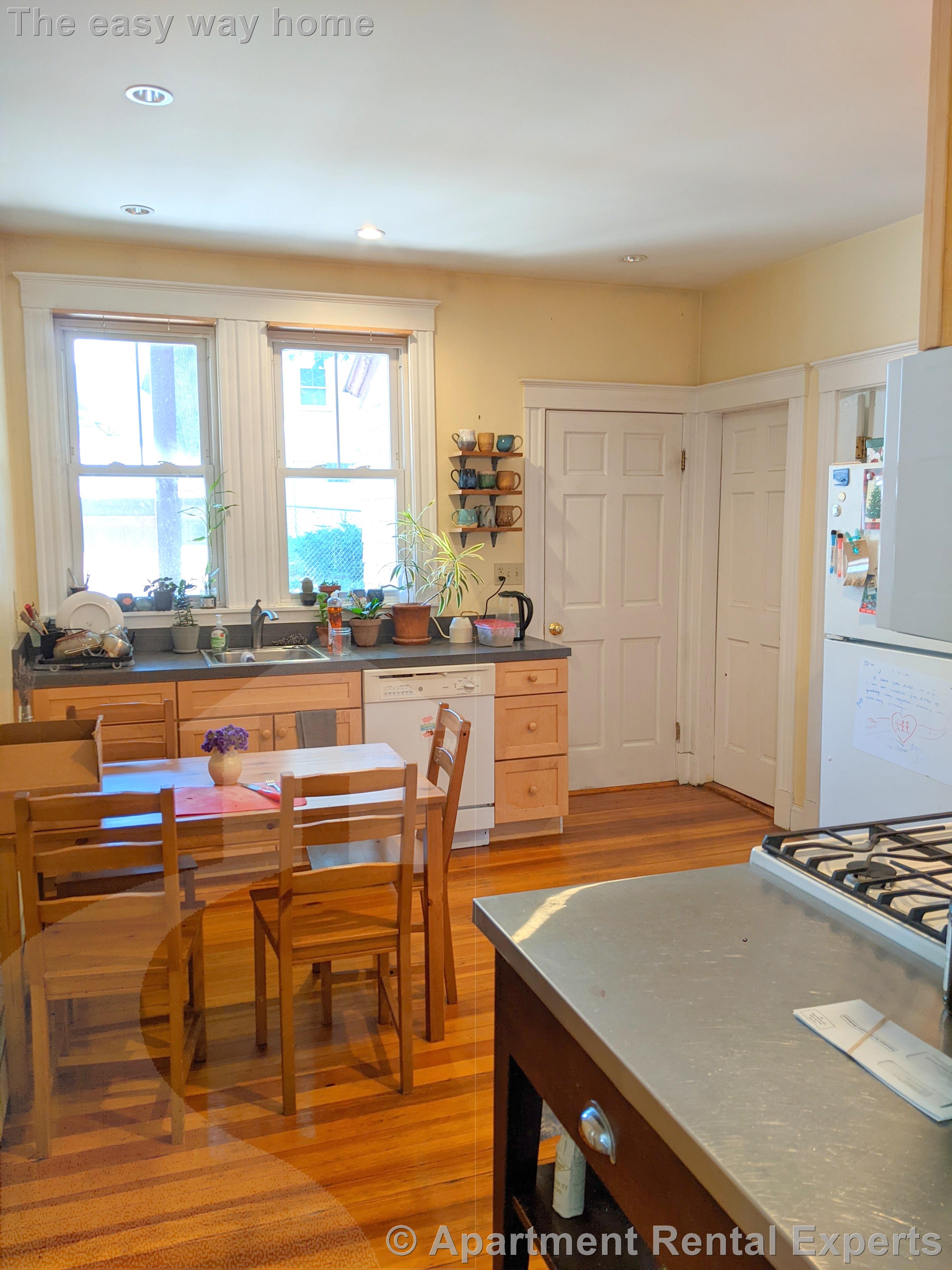 41 Bay State Ave, Davis Square