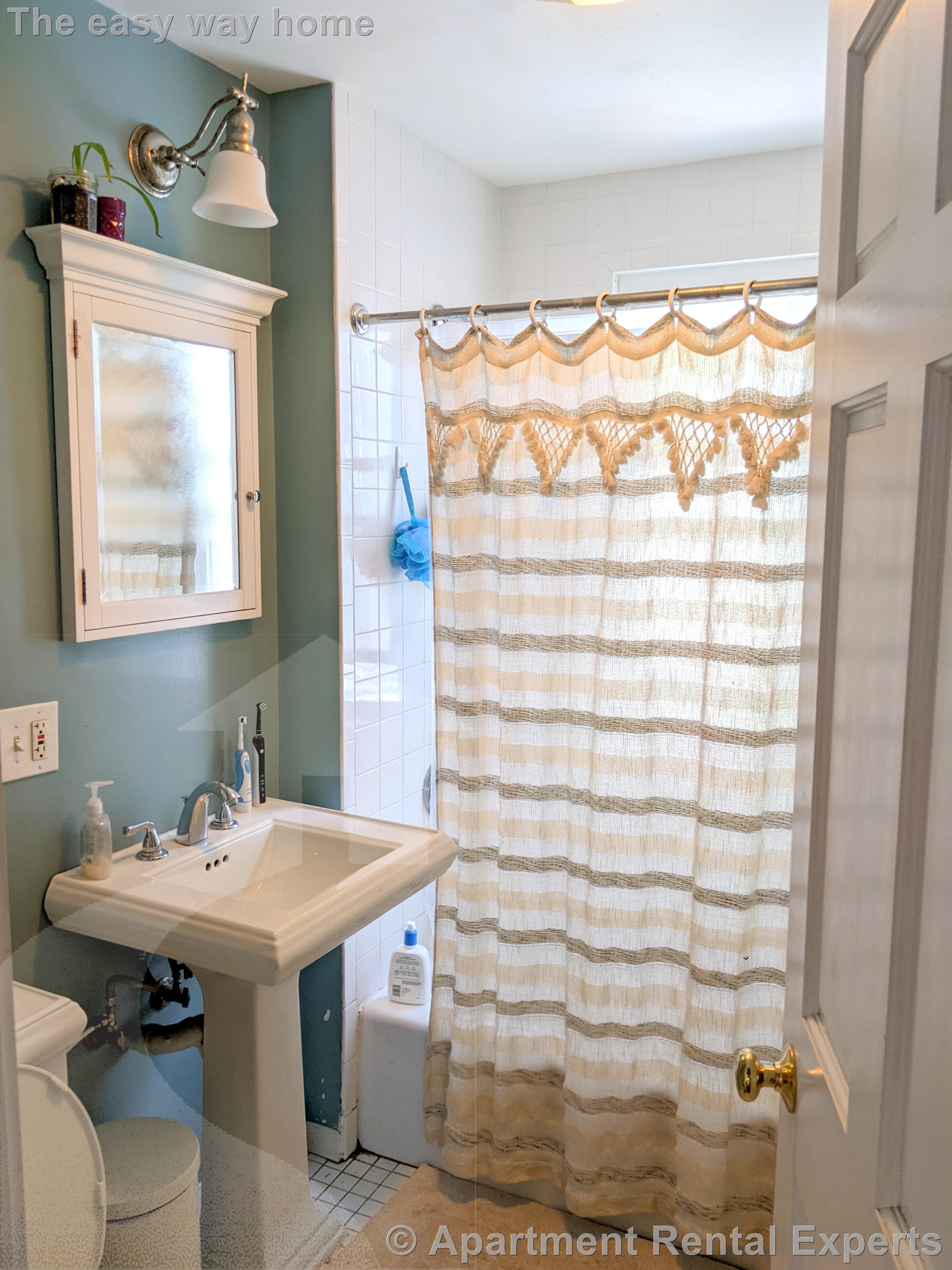 41 Bay State Ave, Davis Square