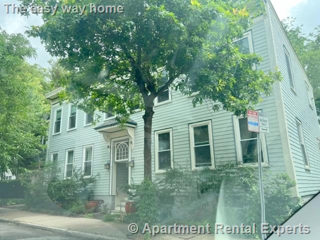 91 Montgomery St, North Cambridge