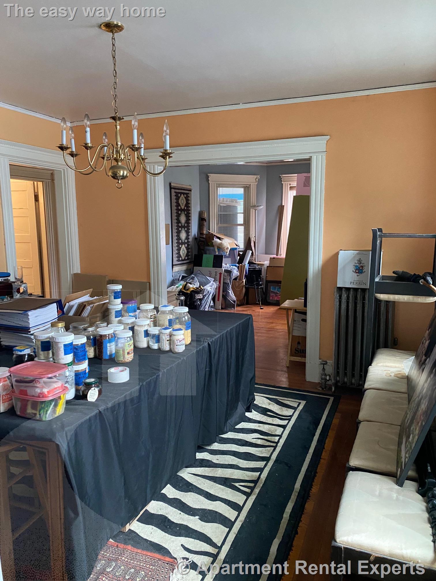 50 Oxford Ave, Belmont Line