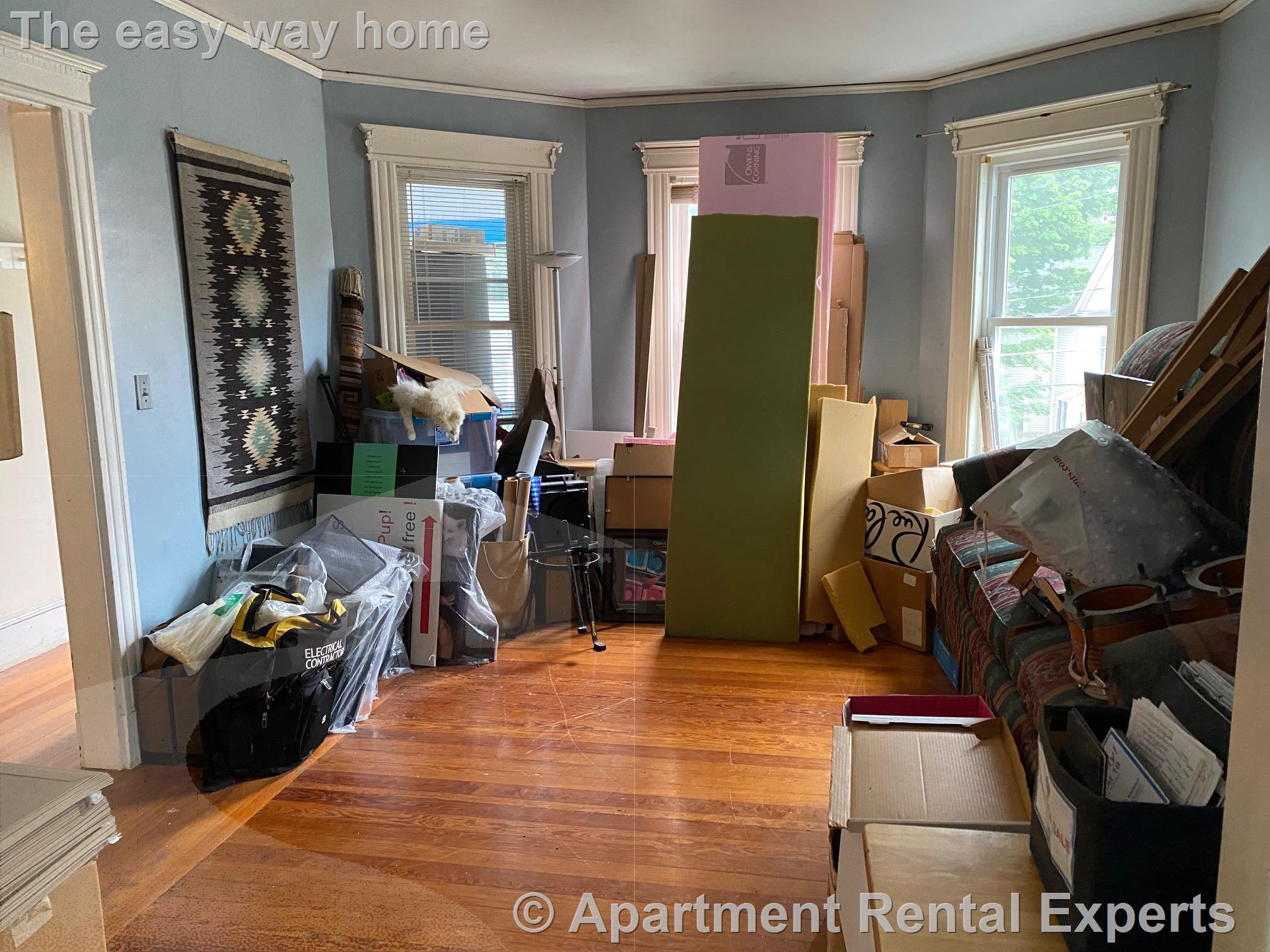 50 Oxford Ave, Belmont Line