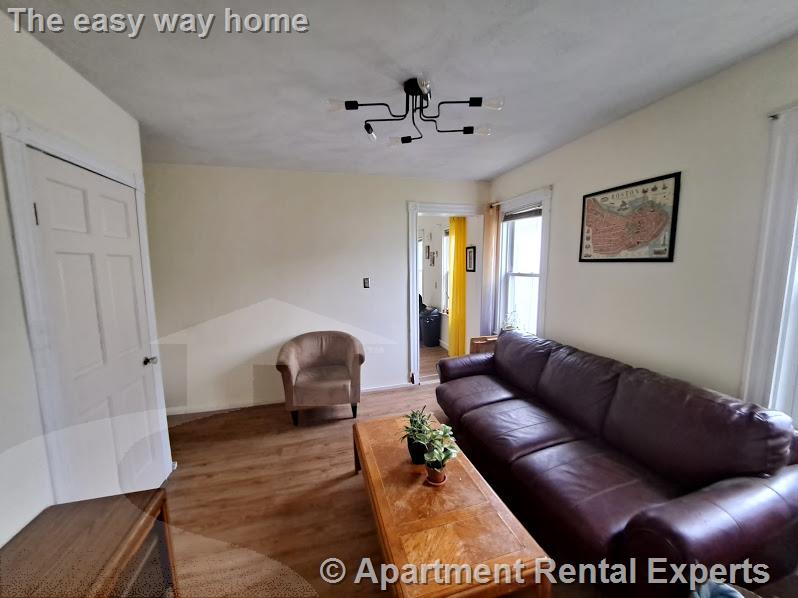 11 Craigie Ter, Porter Square