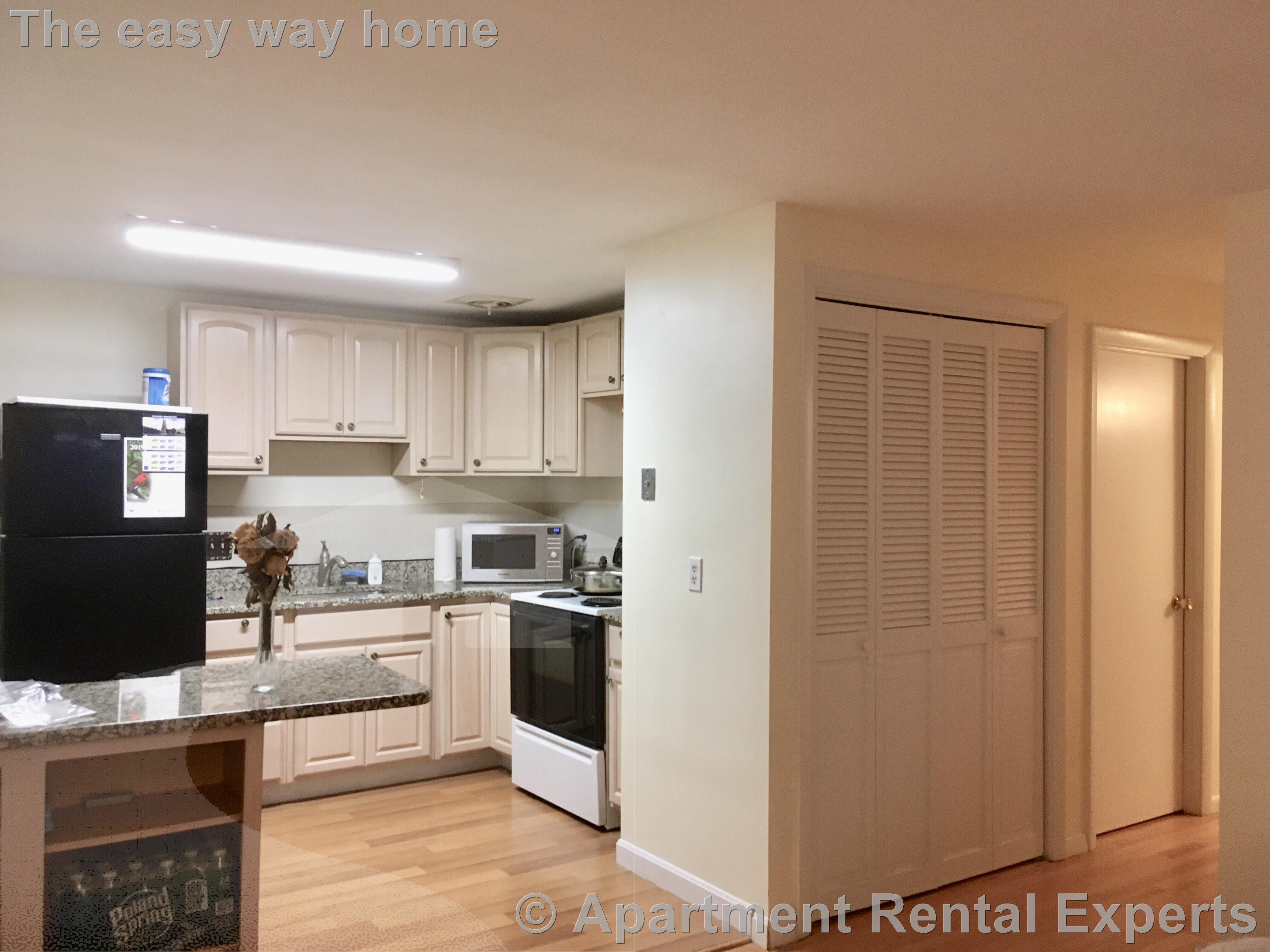 1 Colonial Village Dr, Arlington