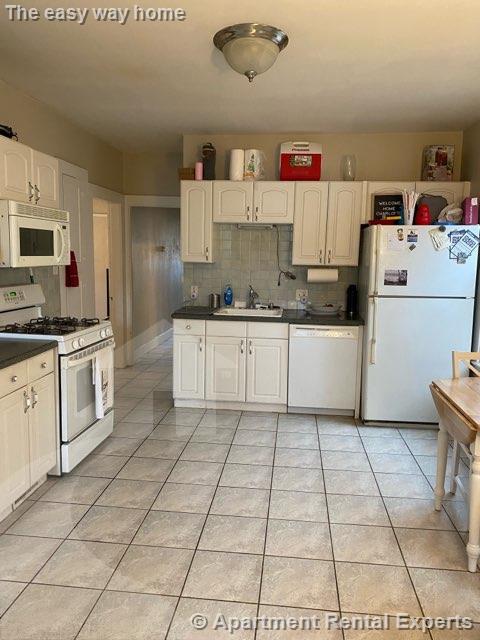 2 Touro Ave, Medford Square