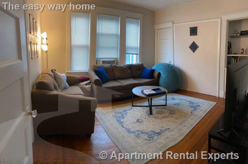 2 Touro Ave, Medford Square