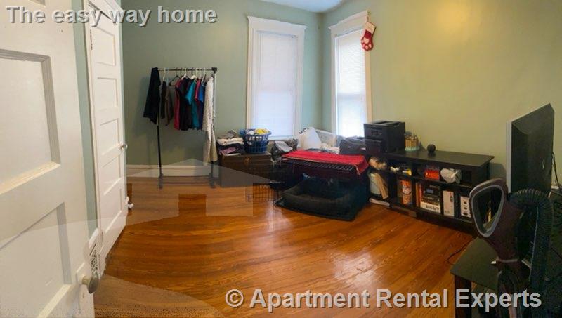 2 Touro Ave, Medford Square