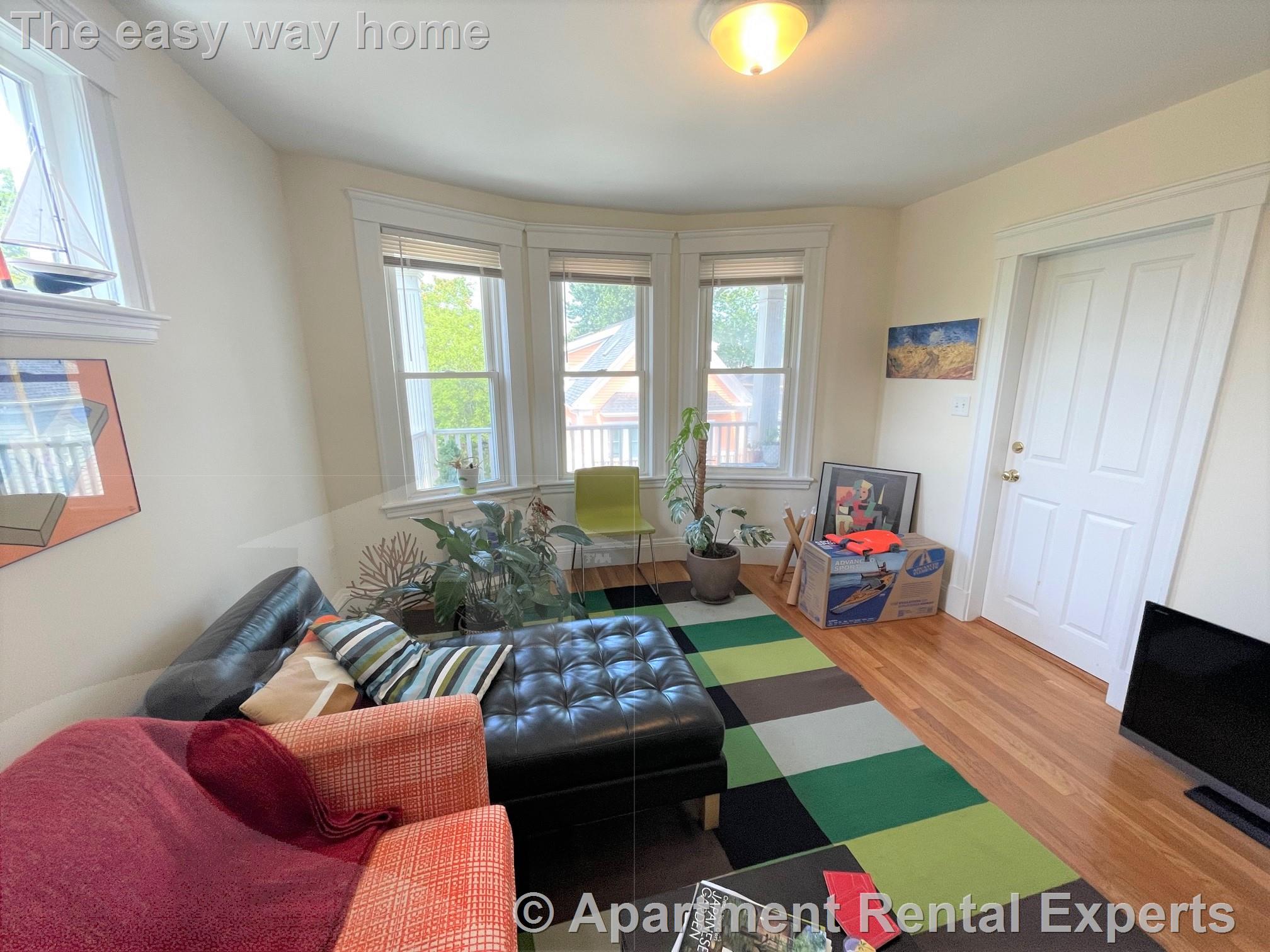 24 Ashland St, Porter Square