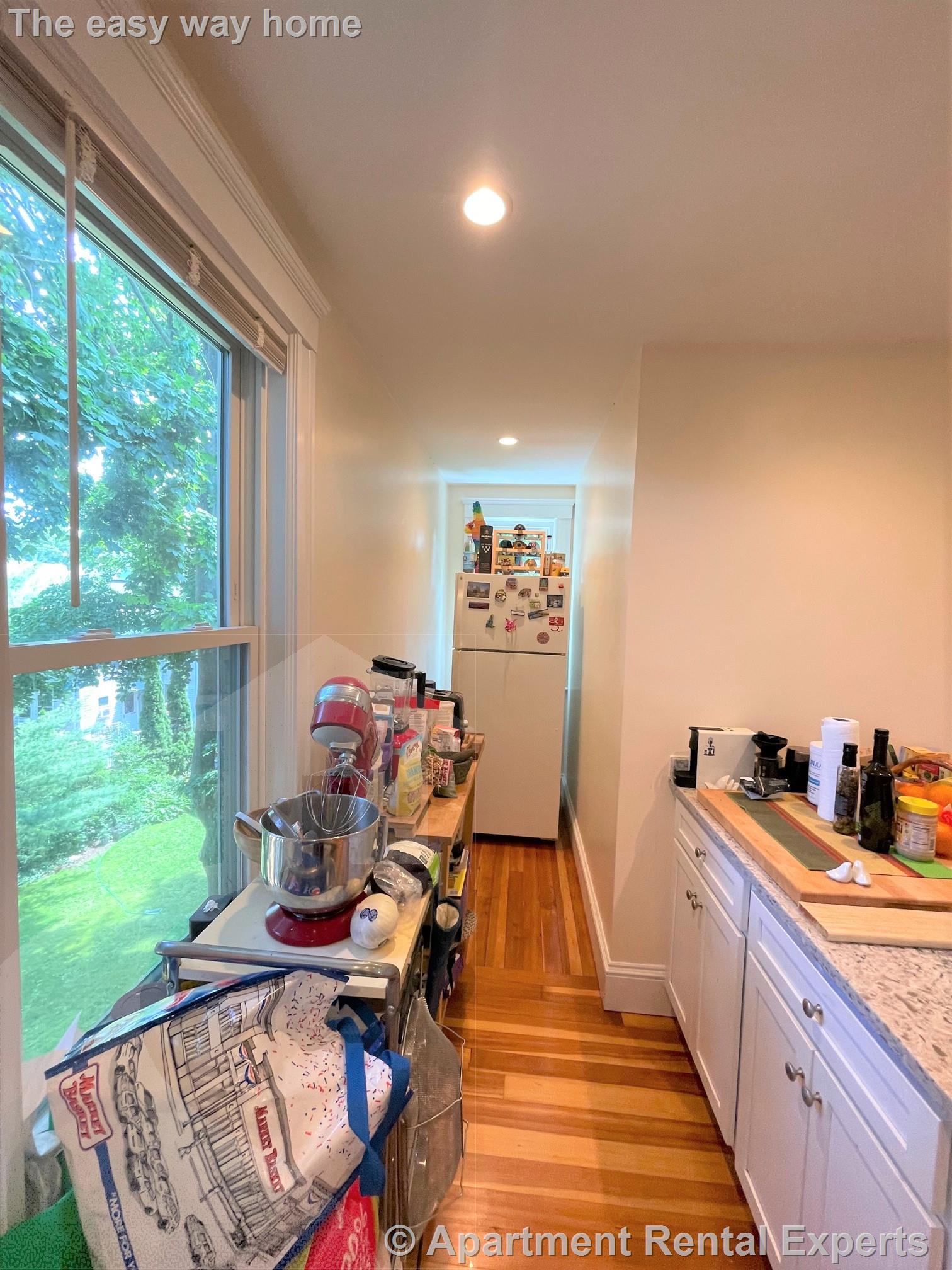 24 Ashland St, Porter Square