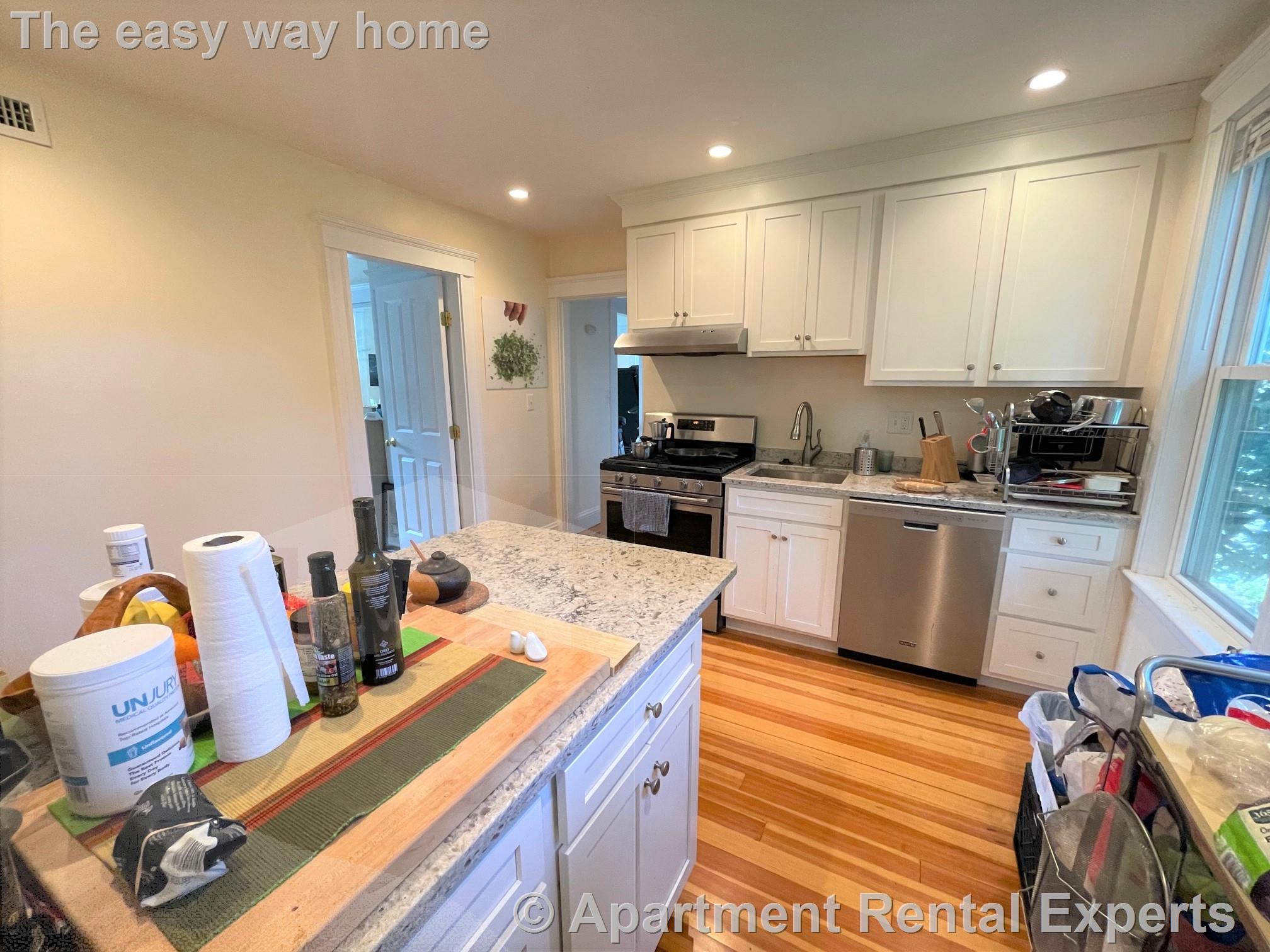 24 Ashland St, Porter Square