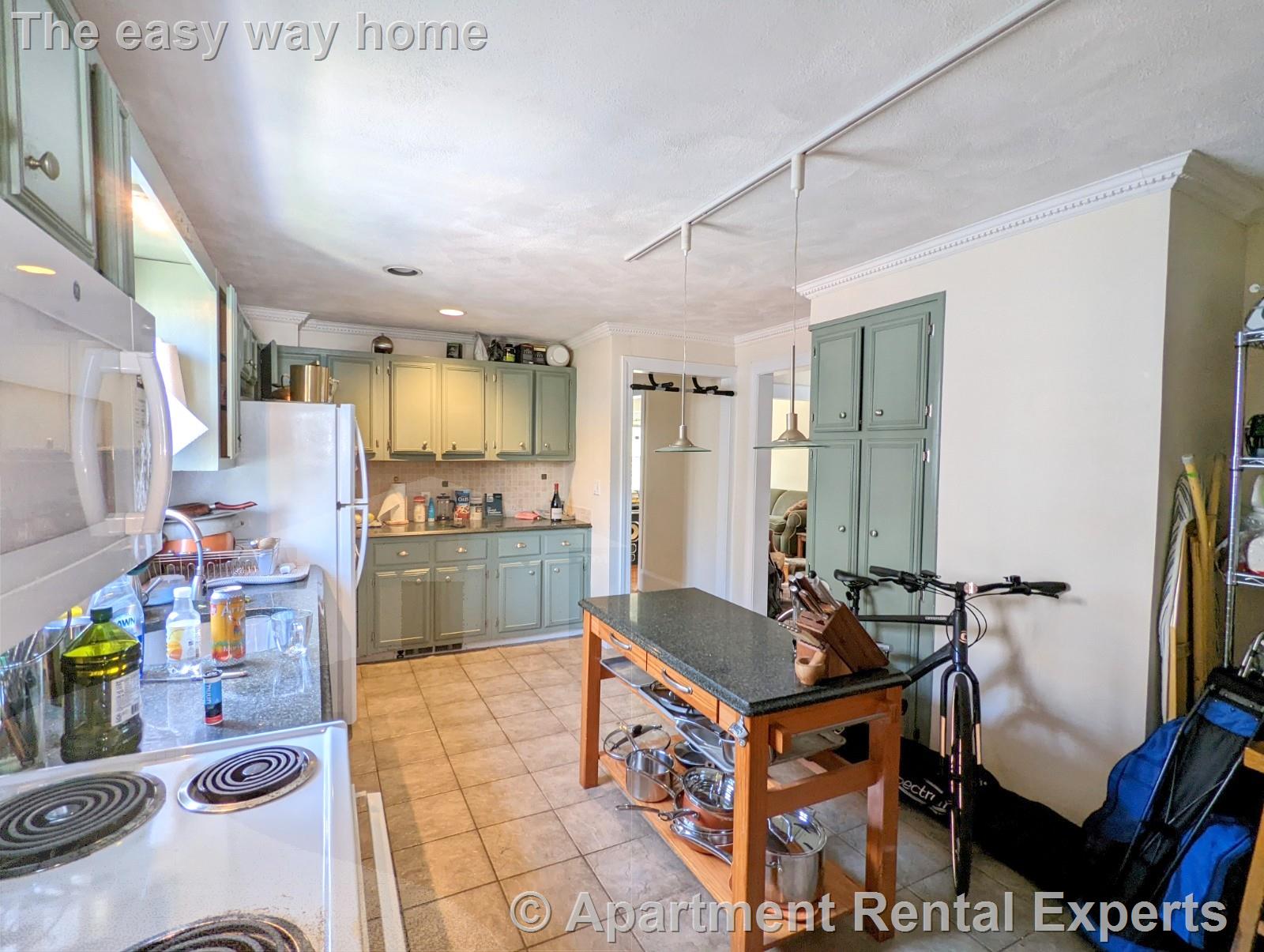 16 Hale Ave, Magoun Square