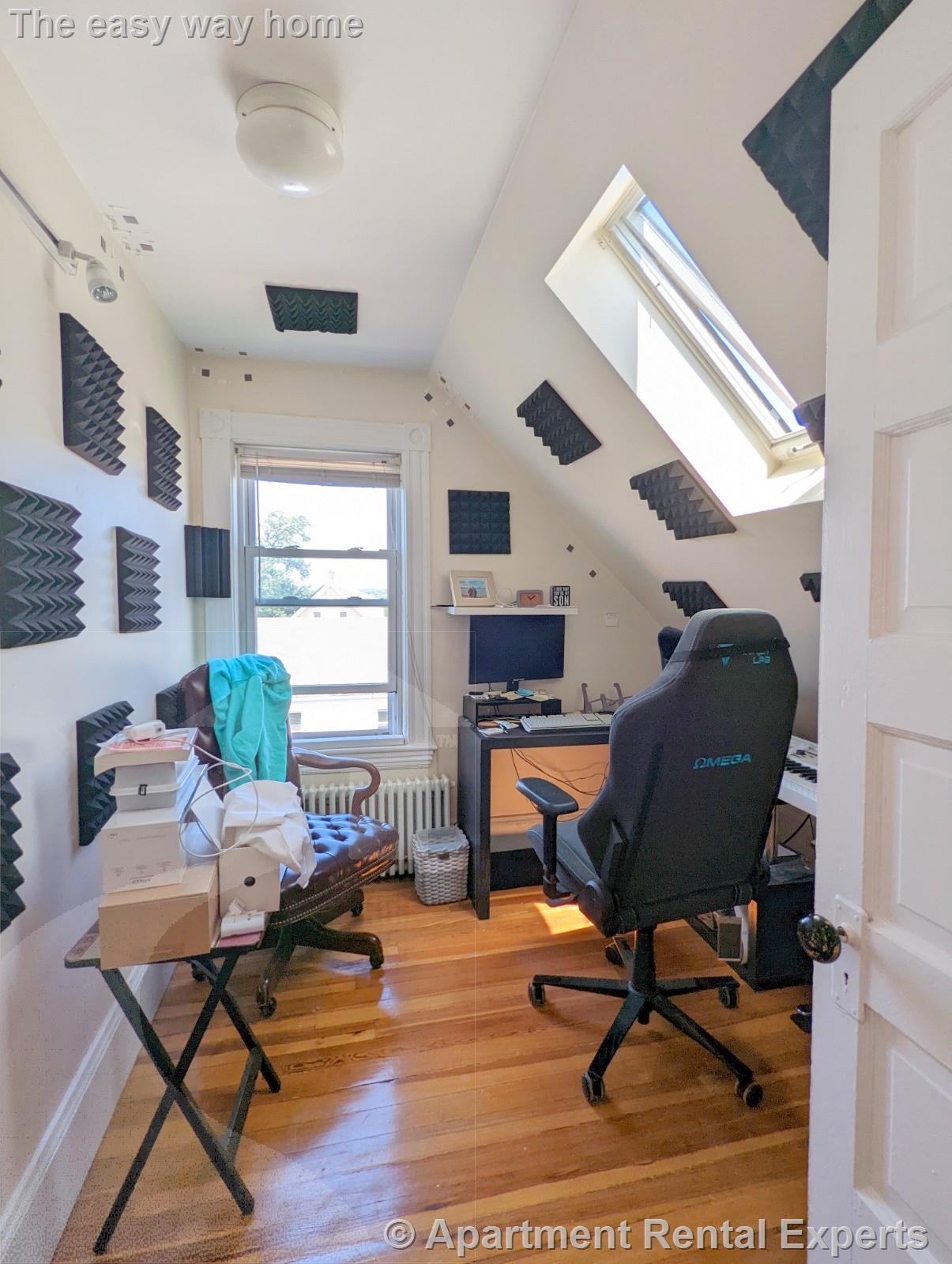 16 Hale Ave, Magoun Square