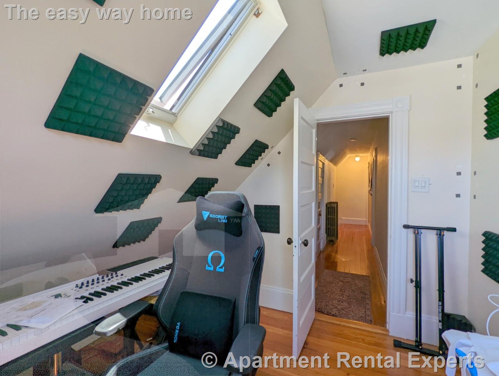 16 Hale Ave, Magoun Square