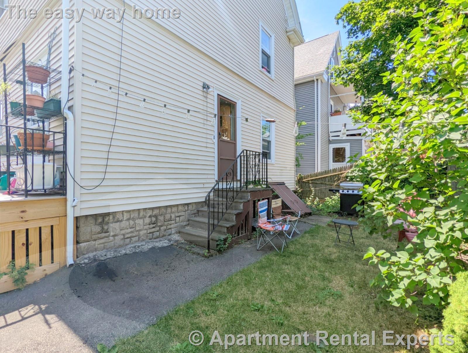 16 Hale Ave, Magoun Square