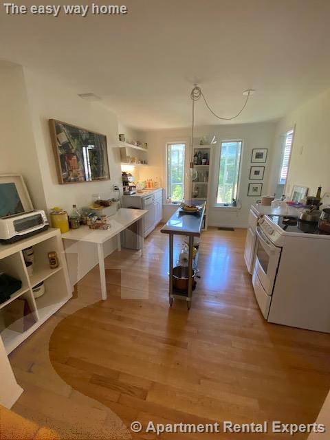 4 Cogswell Pl, Porter Square