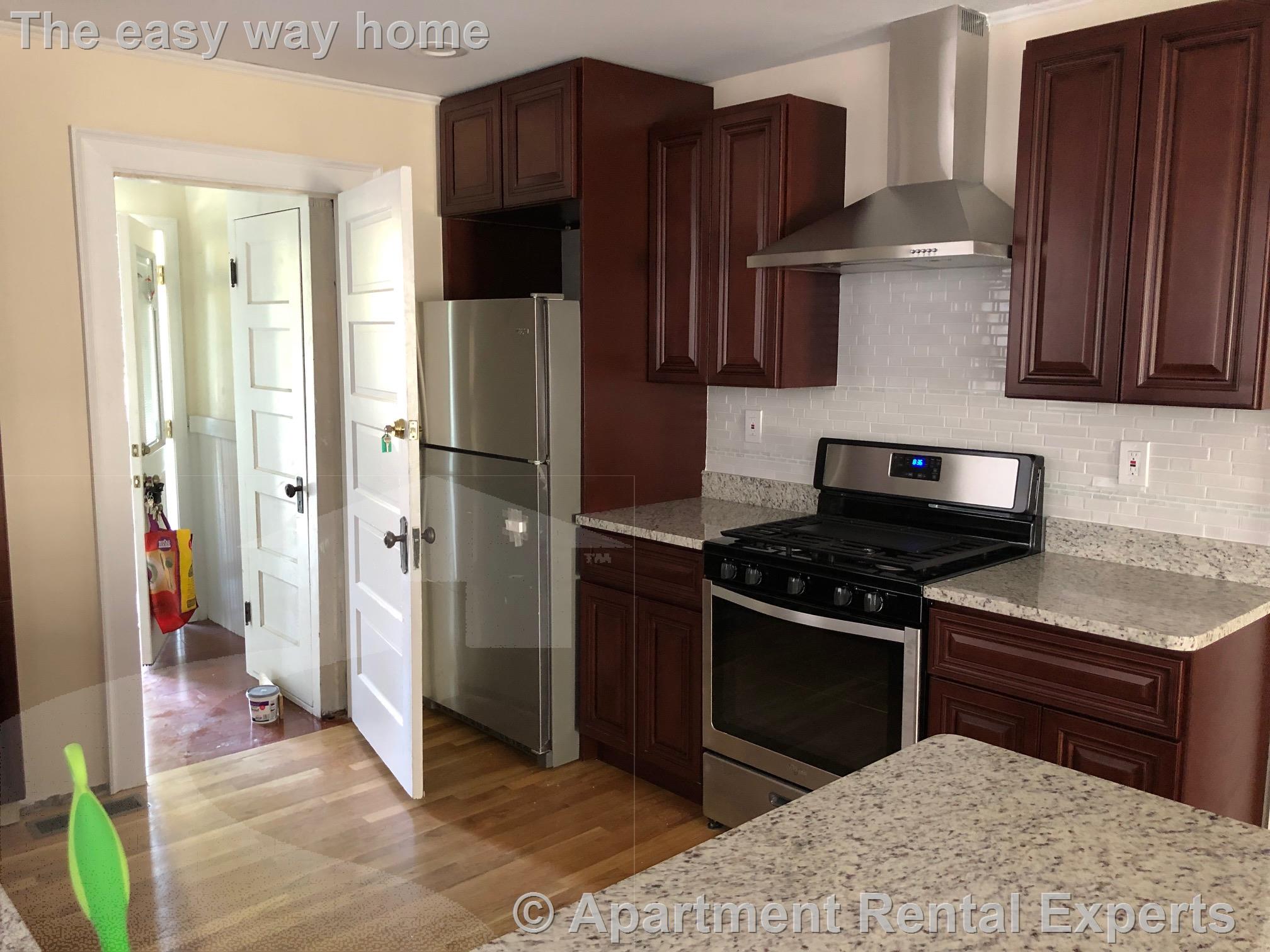 14 Netherlands Rd, Longwood