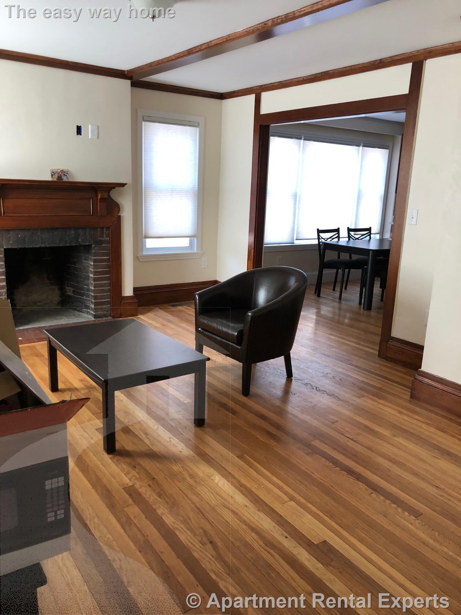 14 Netherlands Rd, Longwood