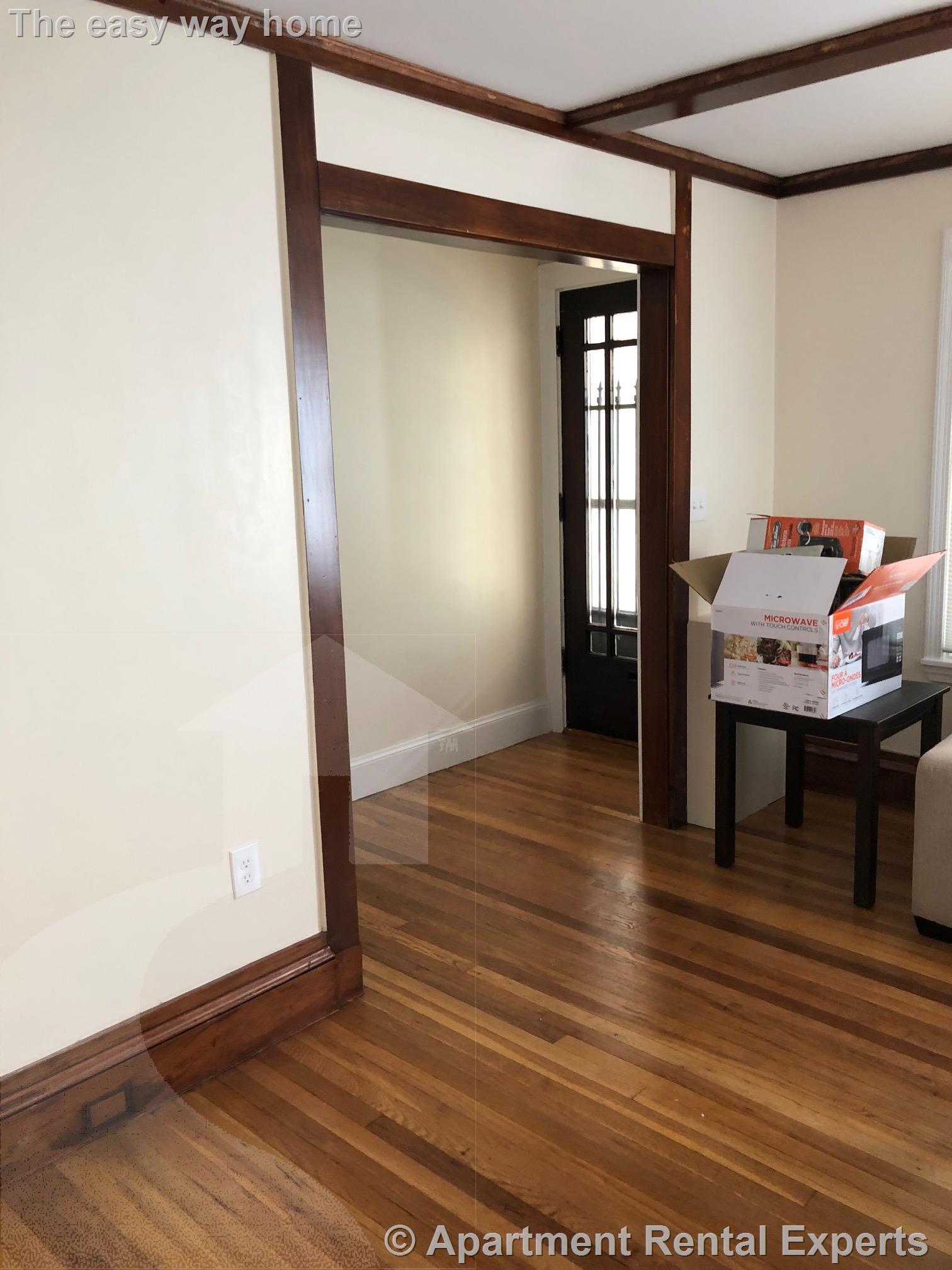 14 Netherlands Rd, Longwood