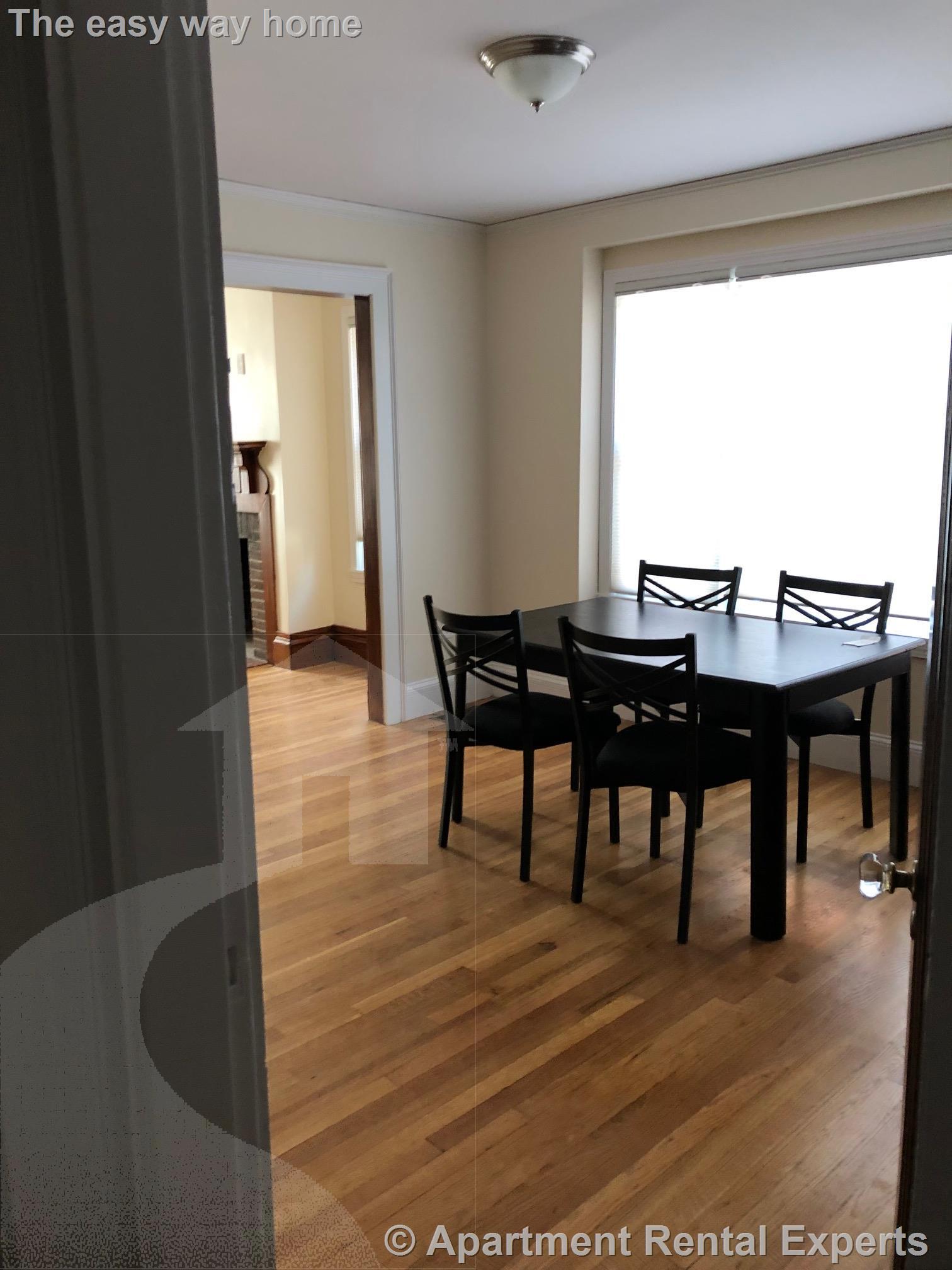 14 Netherlands Rd, Longwood