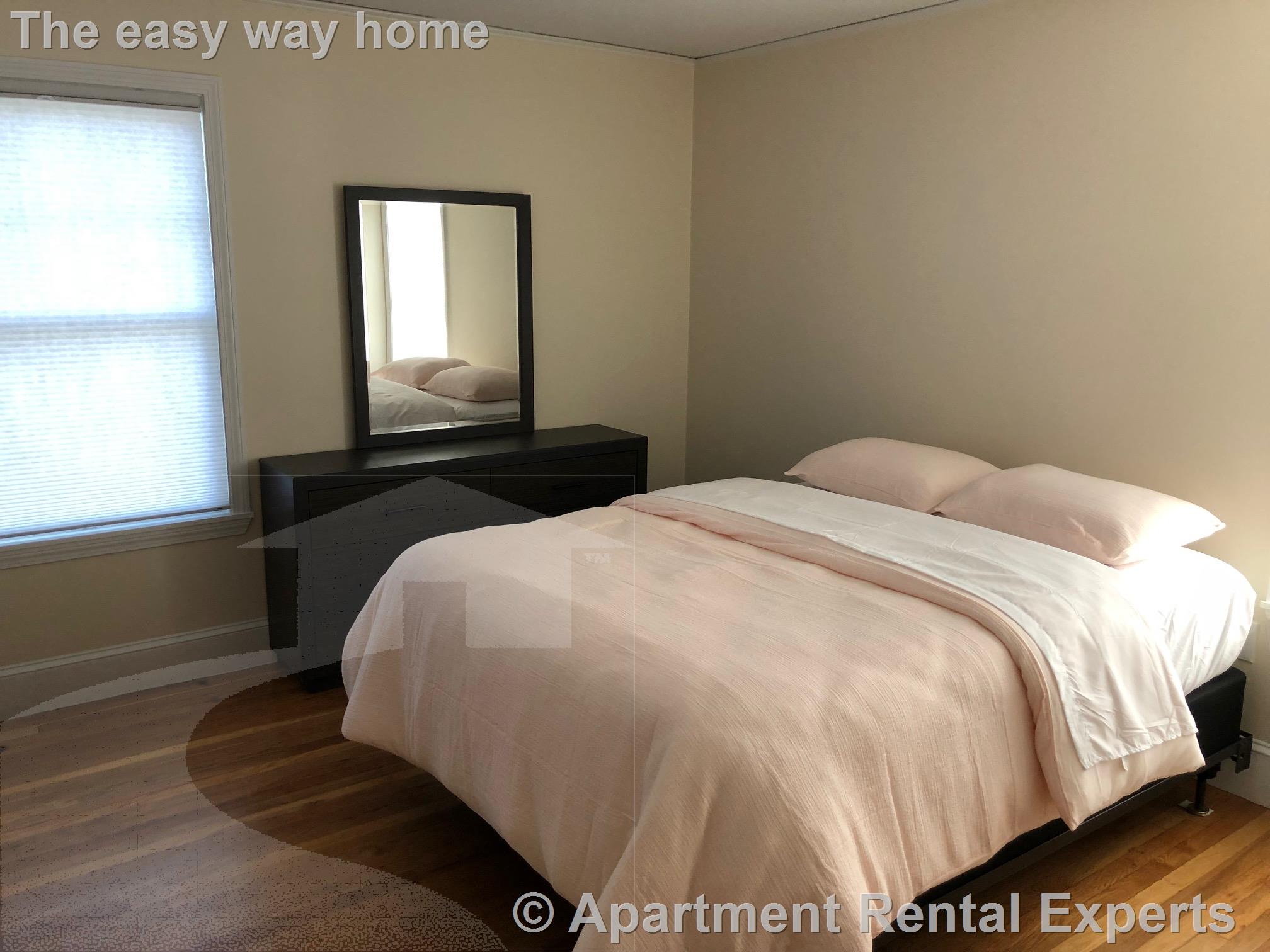 14 Netherlands Rd, Longwood