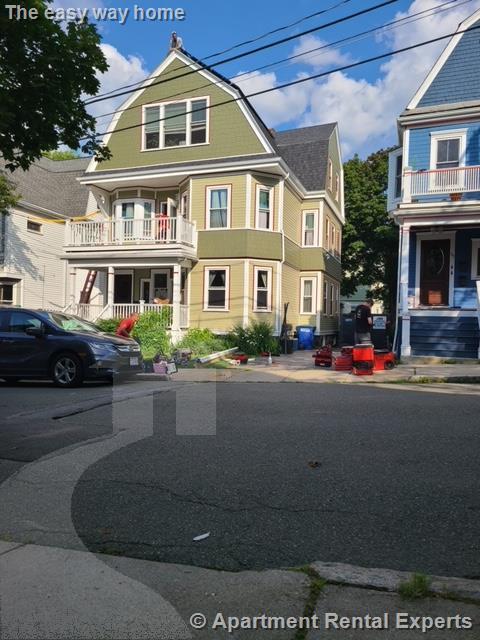 80 Bay State Ave, Davis Square