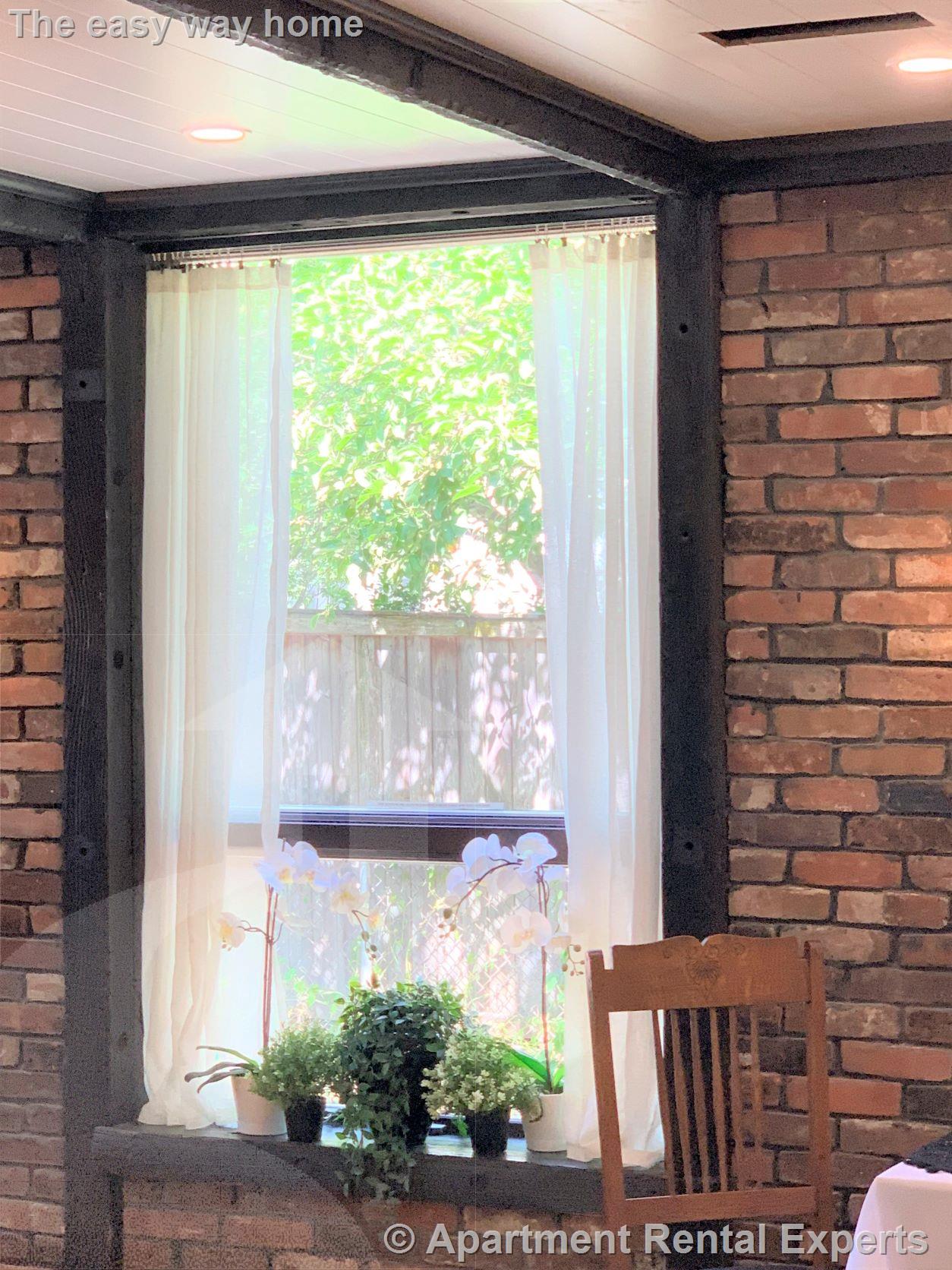 8 Locke St, Davis Square