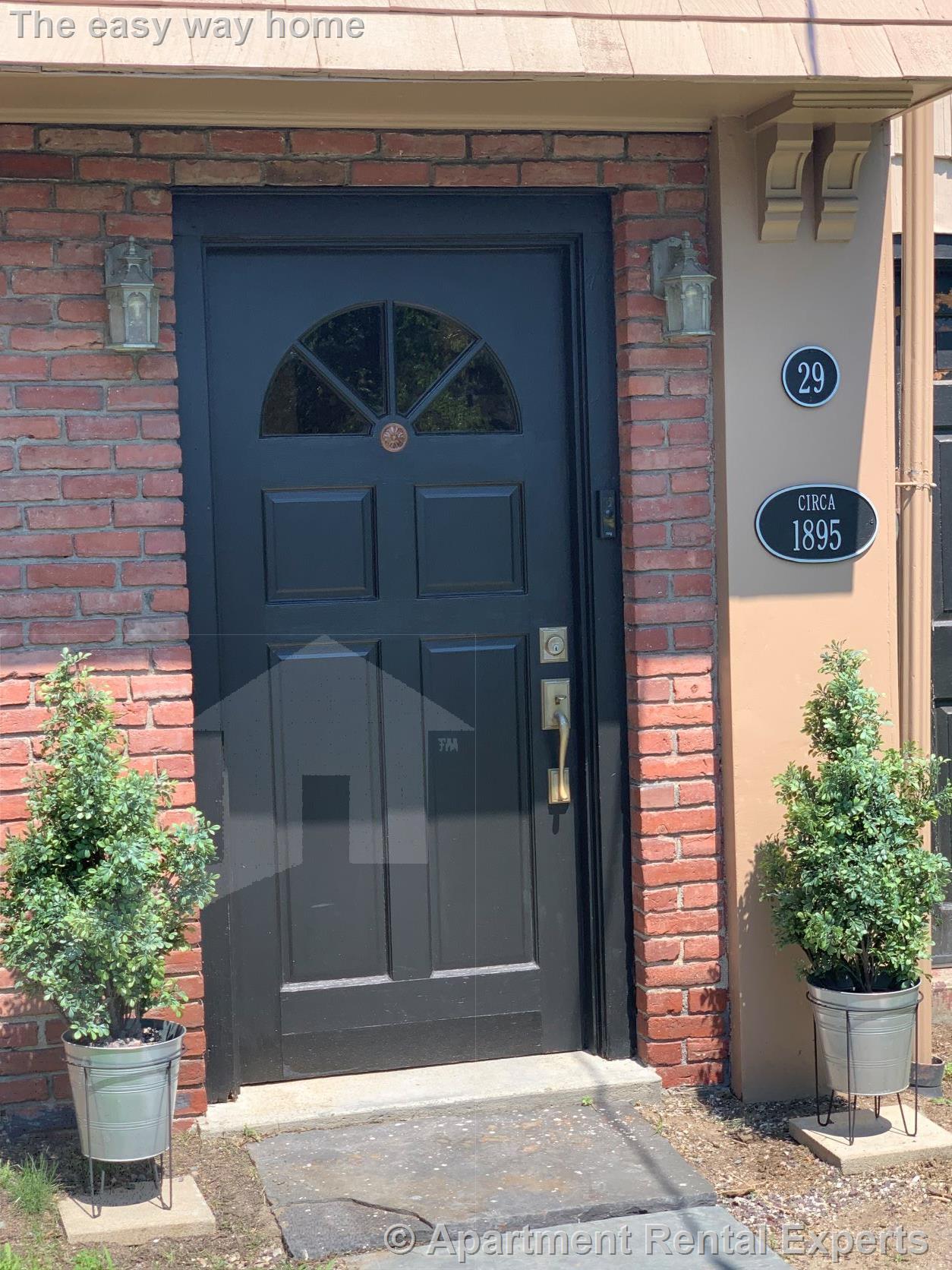 8 Locke St, Davis Square