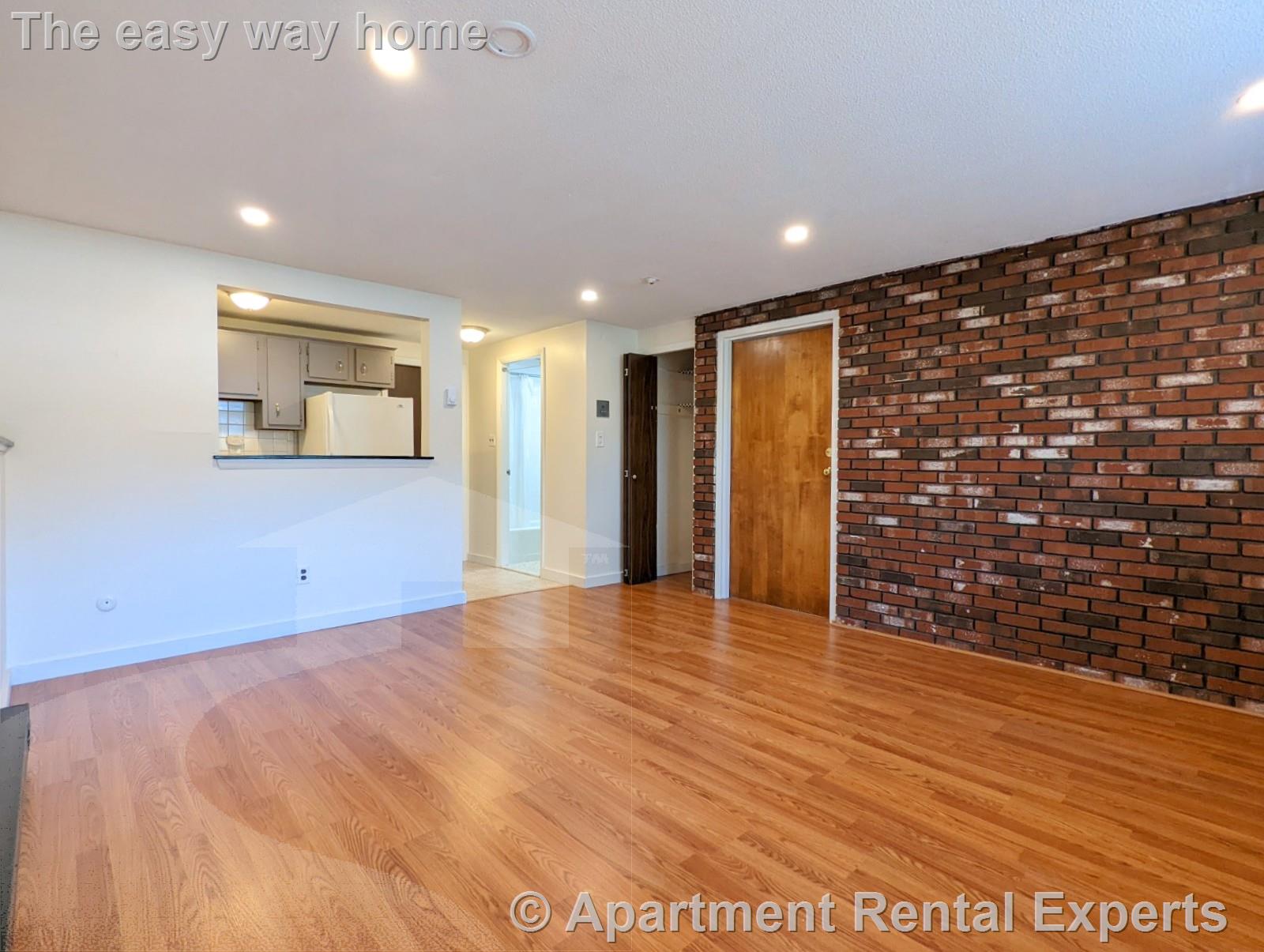 102 Alpine St, Magoun Square