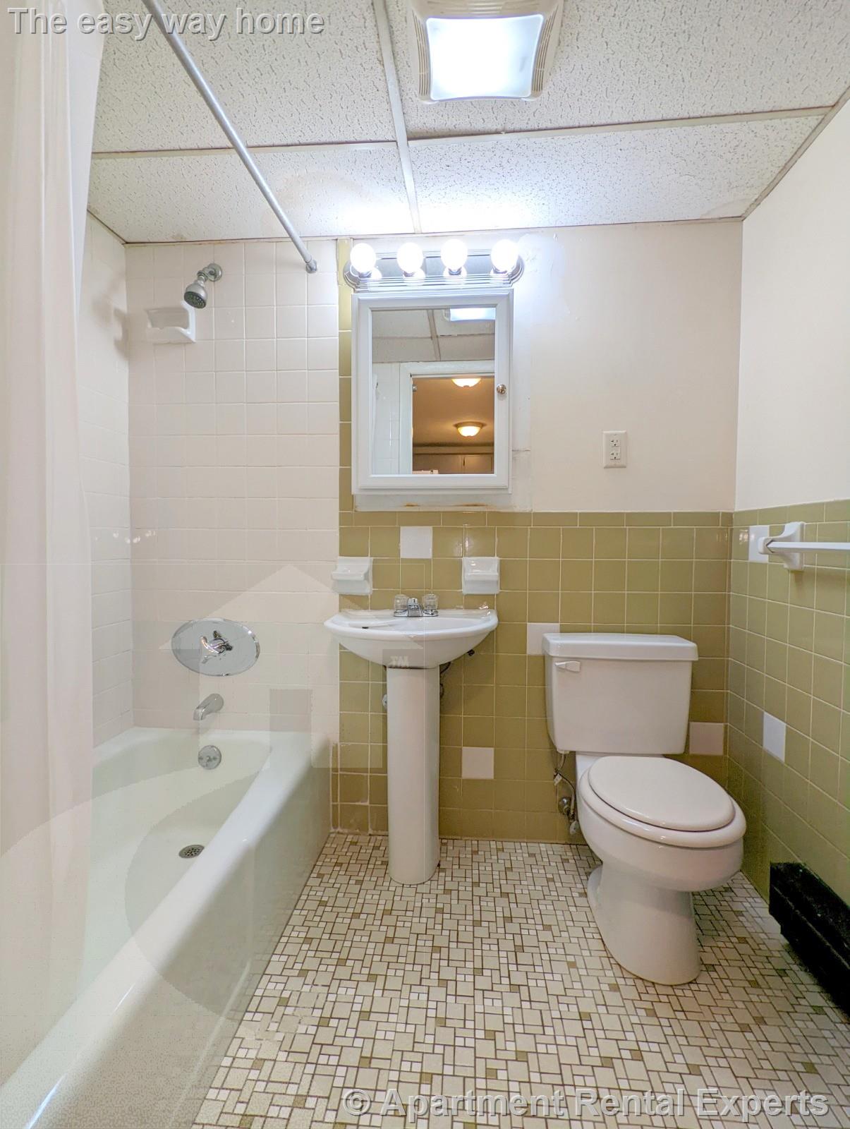 102 Alpine St, Magoun Square